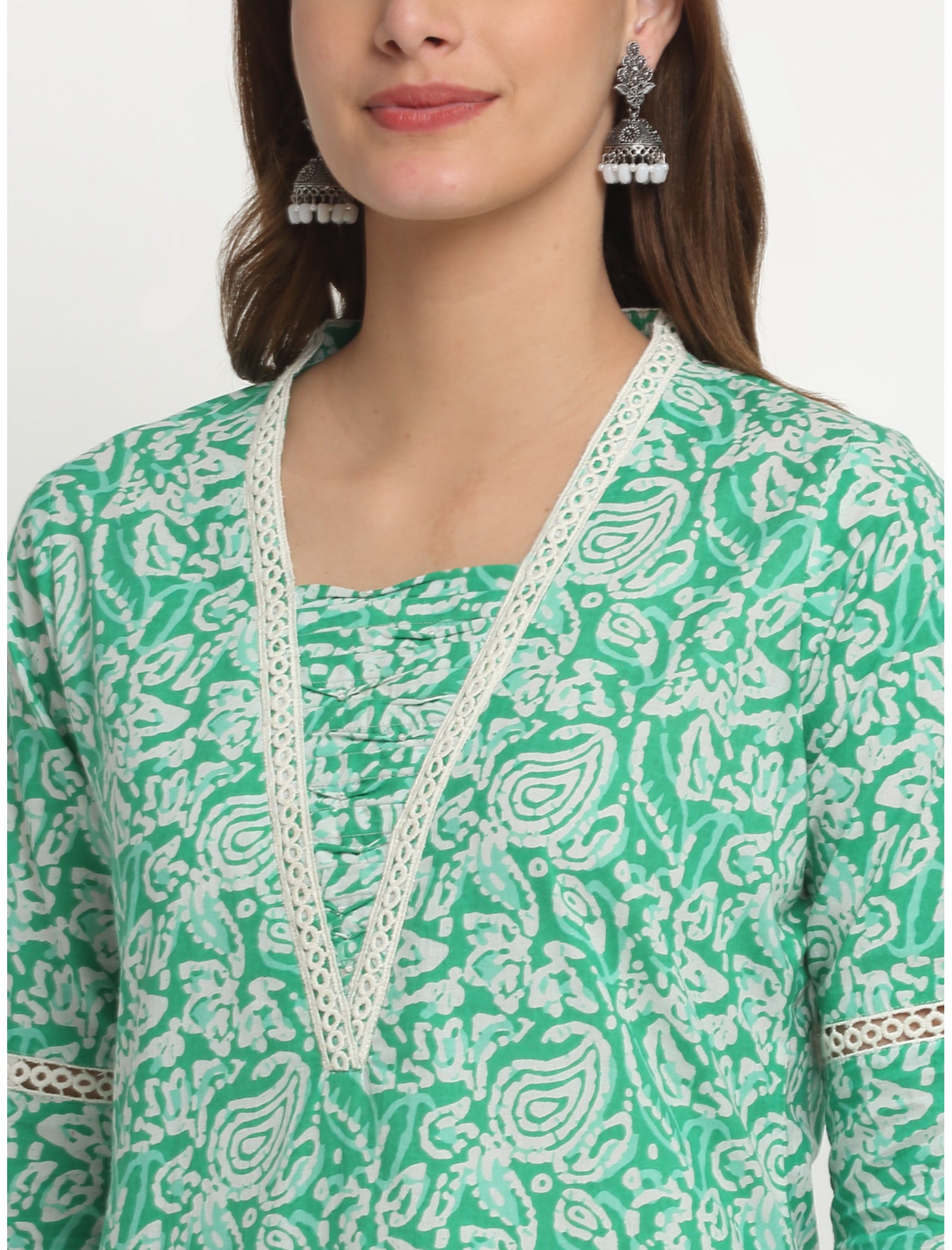 Maluka Women’s Pink/Green Cotton Ethnic Motifs Kurta with 3/4 Sleeve & Gotta Patti Work