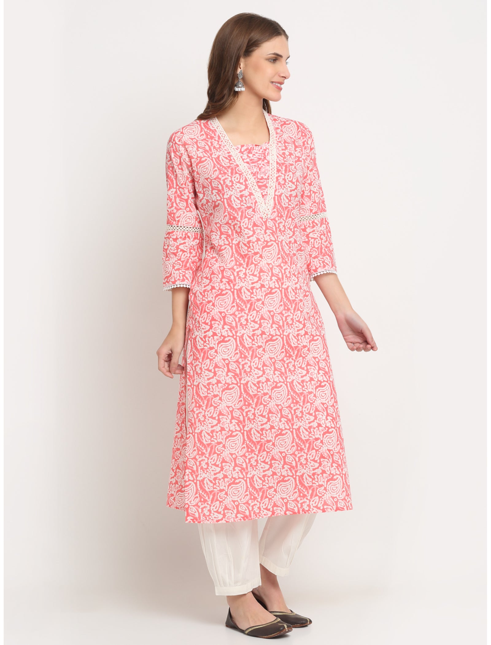 Maluka Women’s Pink/Green Cotton Ethnic Motifs Kurta with 3/4 Sleeve & Gotta Patti Work