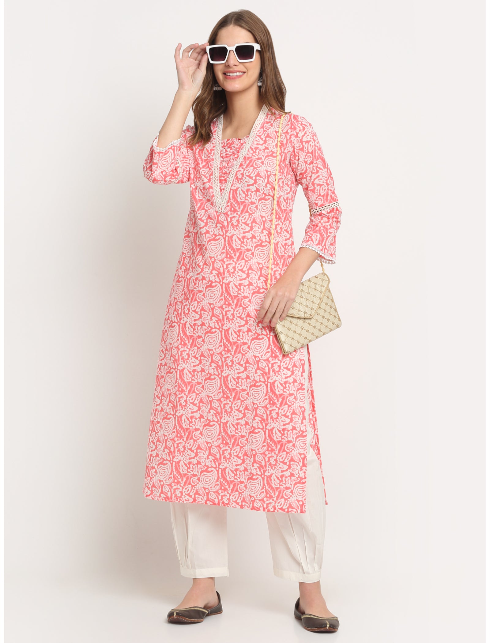 Maluka Women’s Pink/Green Cotton Ethnic Motifs Kurta with 3/4 Sleeve & Gotta Patti Work