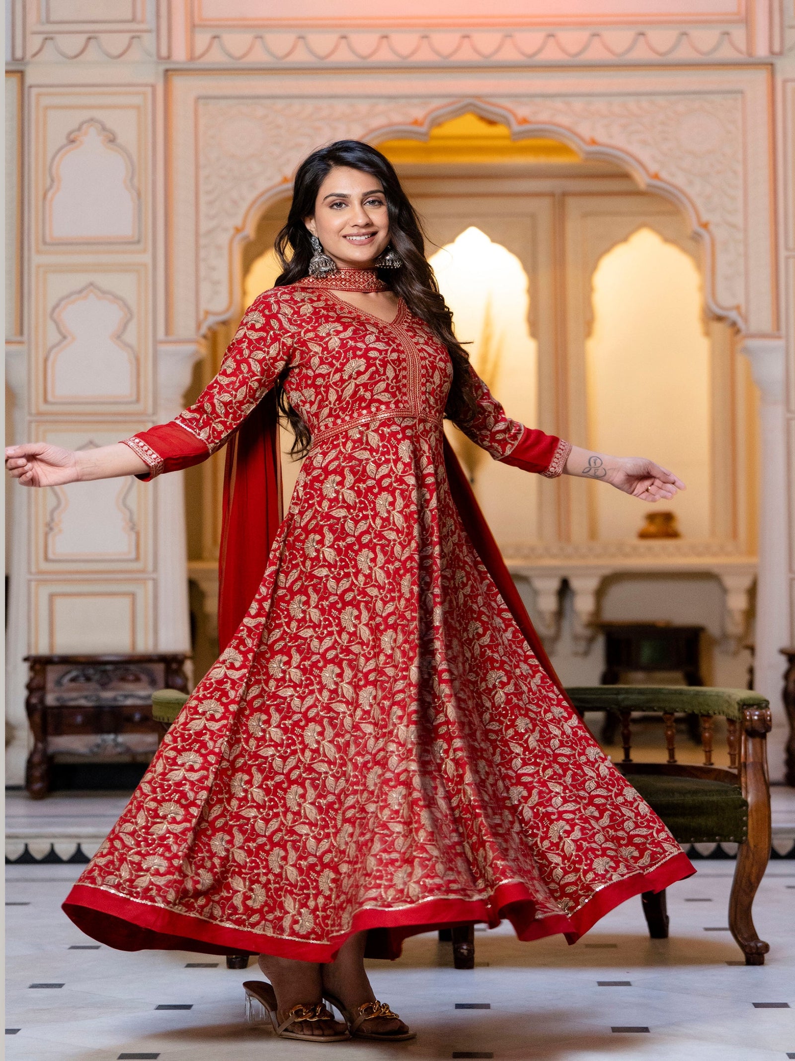 Maluka Women Rayon Foil Floral Print Gown With Dupatta Set