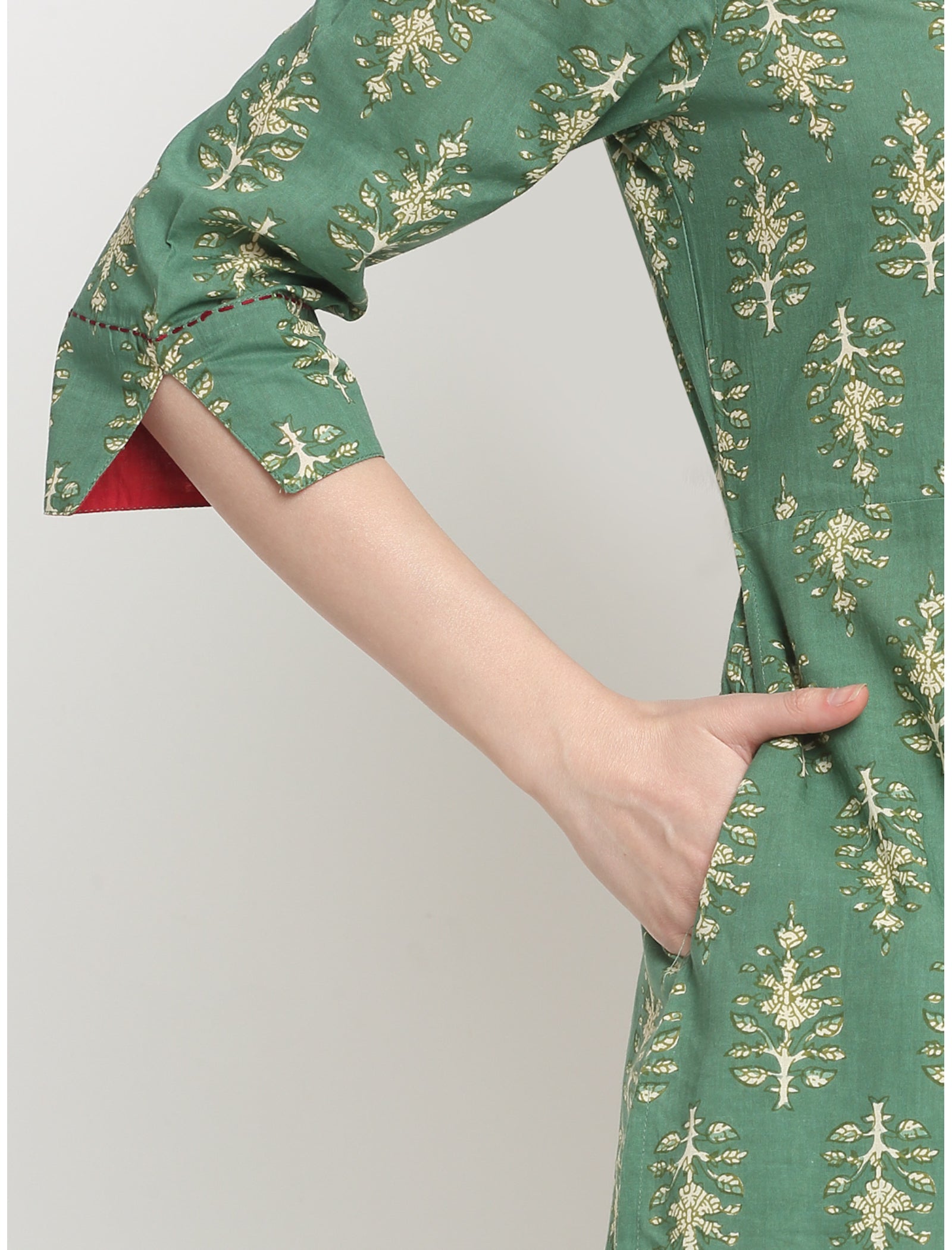 Maluka Women’s Grey/Green Cotton Floral Print Kurta with 3/4 Sleeve & Tagai Work