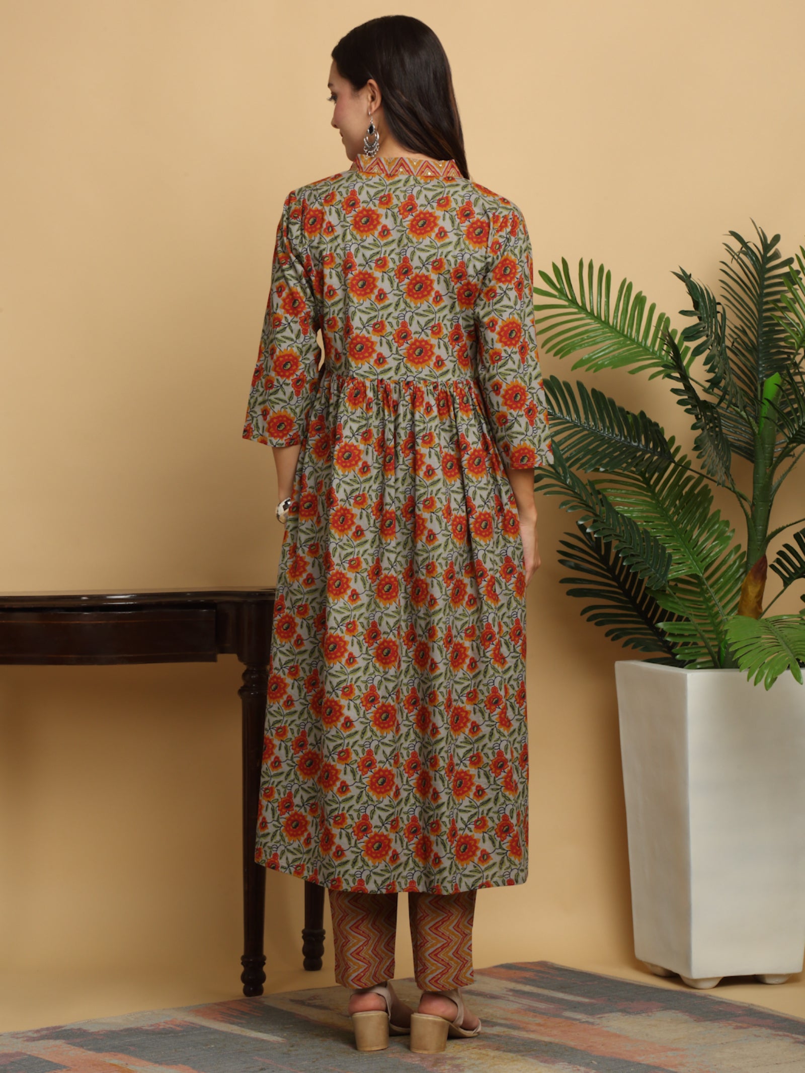 Maluka Women’s Green Floral Print Cotton Kurta Pant Set with Sequins