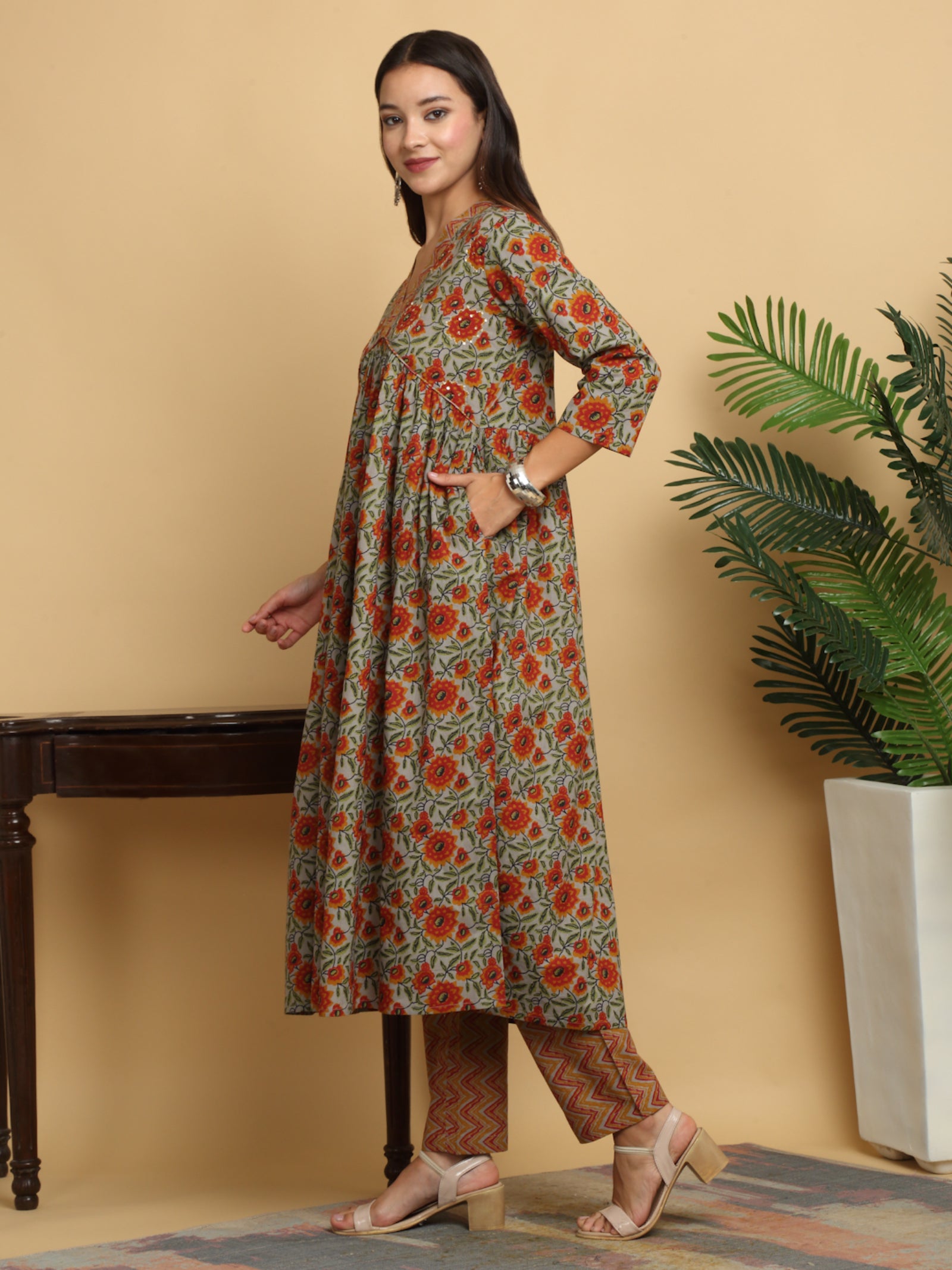 Maluka Women’s Green Floral Print Cotton Kurta Pant Set with Sequins