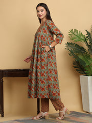 Maluka Women’s Green Floral Print Cotton Kurta Pant Set with Sequins
