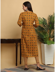 Maluka Women Cotton Printed Straight Kurta
