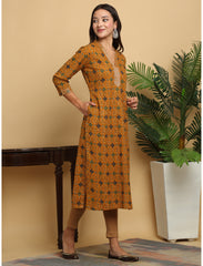 Maluka Women Cotton Printed Straight Kurta
