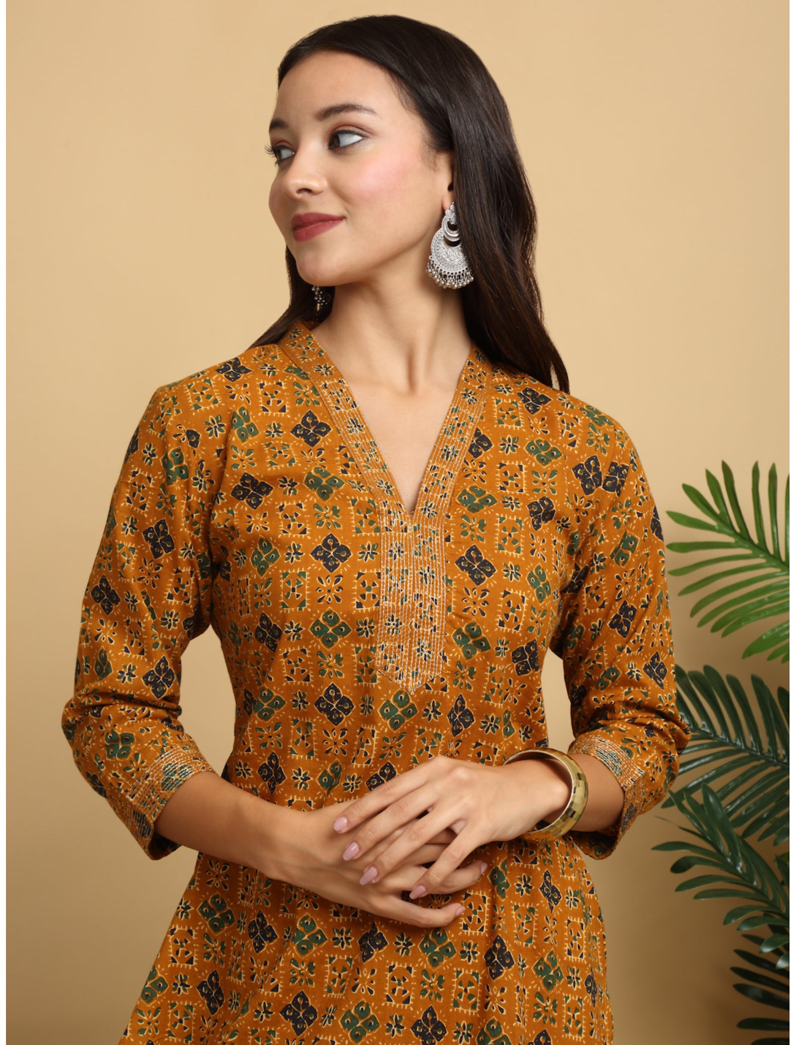 Maluka Women Cotton Printed Straight Kurta
