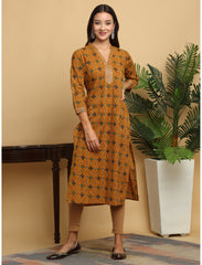 Maluka Women Cotton Printed Straight Kurta