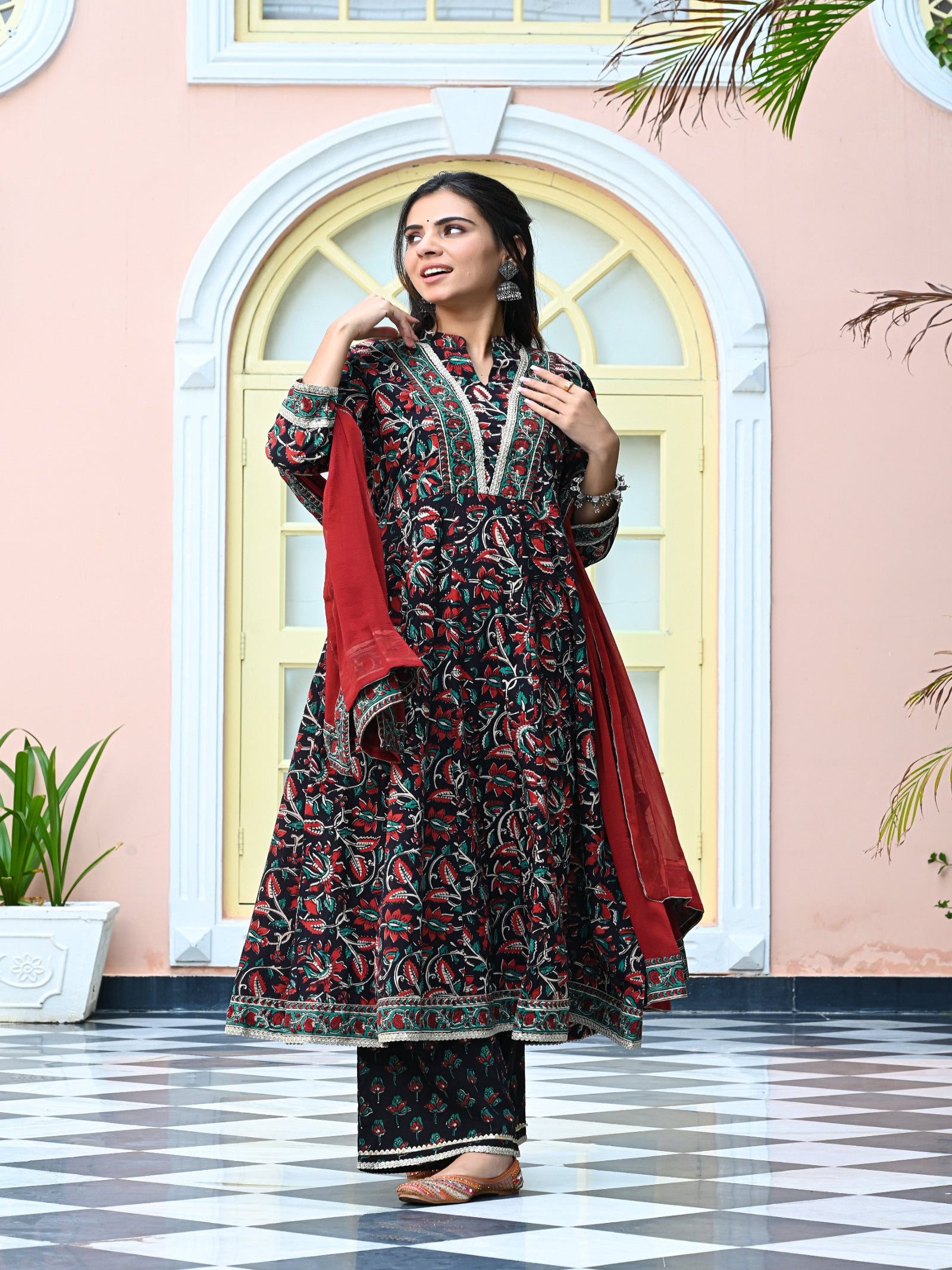 Maluka Women Cotton Black Hand Block Floral Printed Kurta set
