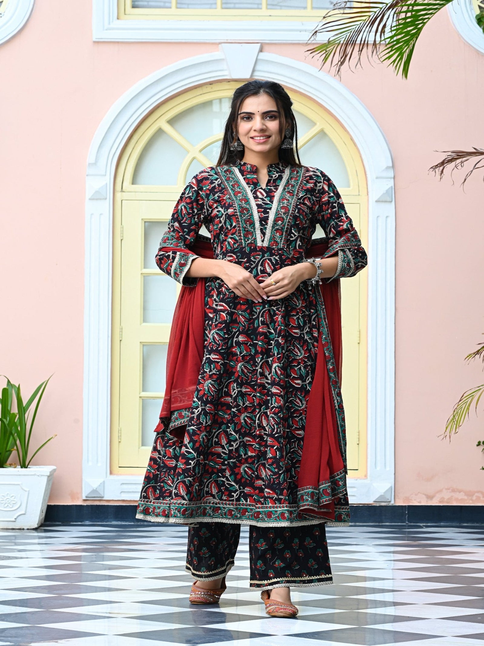 Maluka Women Cotton Black Hand Block Floral Printed Kurta set