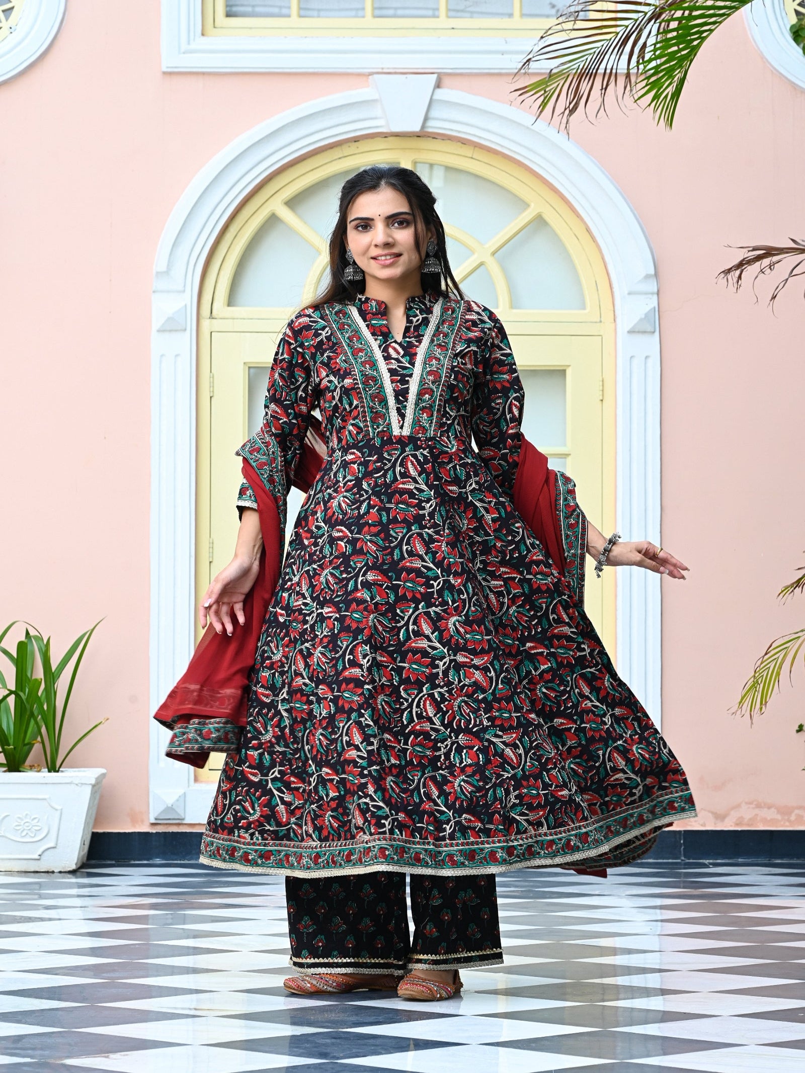 Maluka Women Cotton Black Hand Block Floral Printed Kurta set
