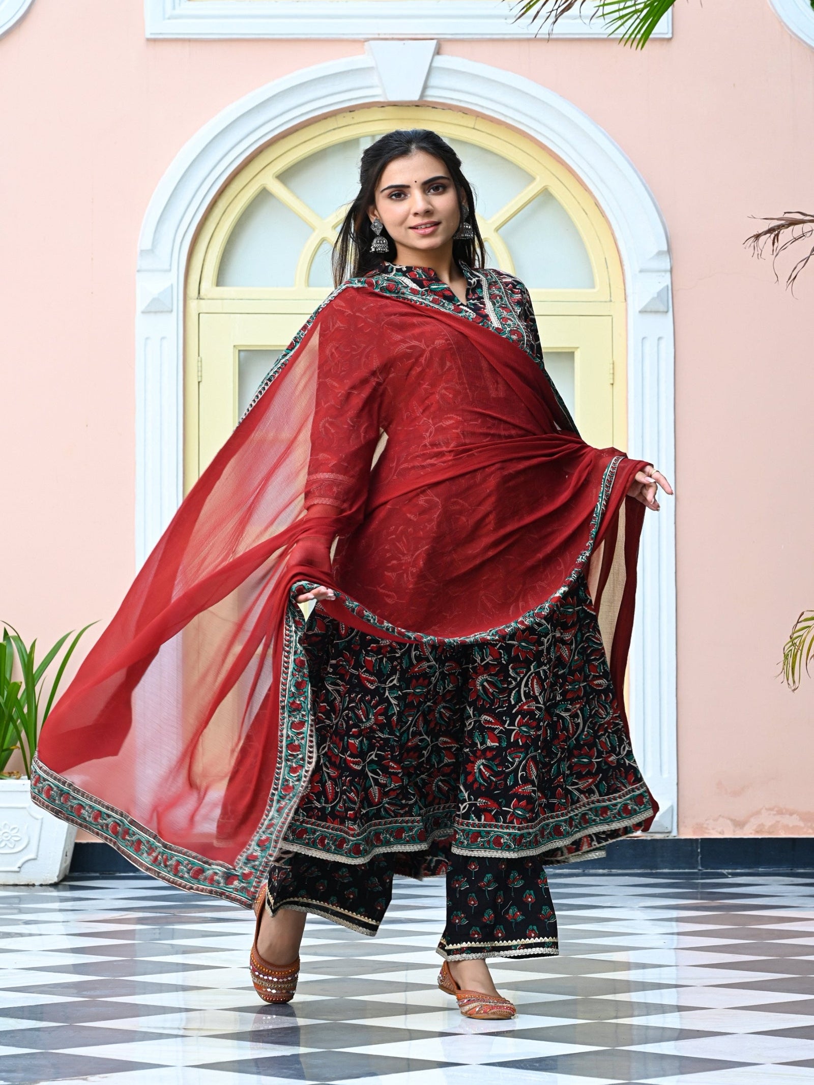 Maluka Women Cotton Black Hand Block Floral Printed Kurta set
