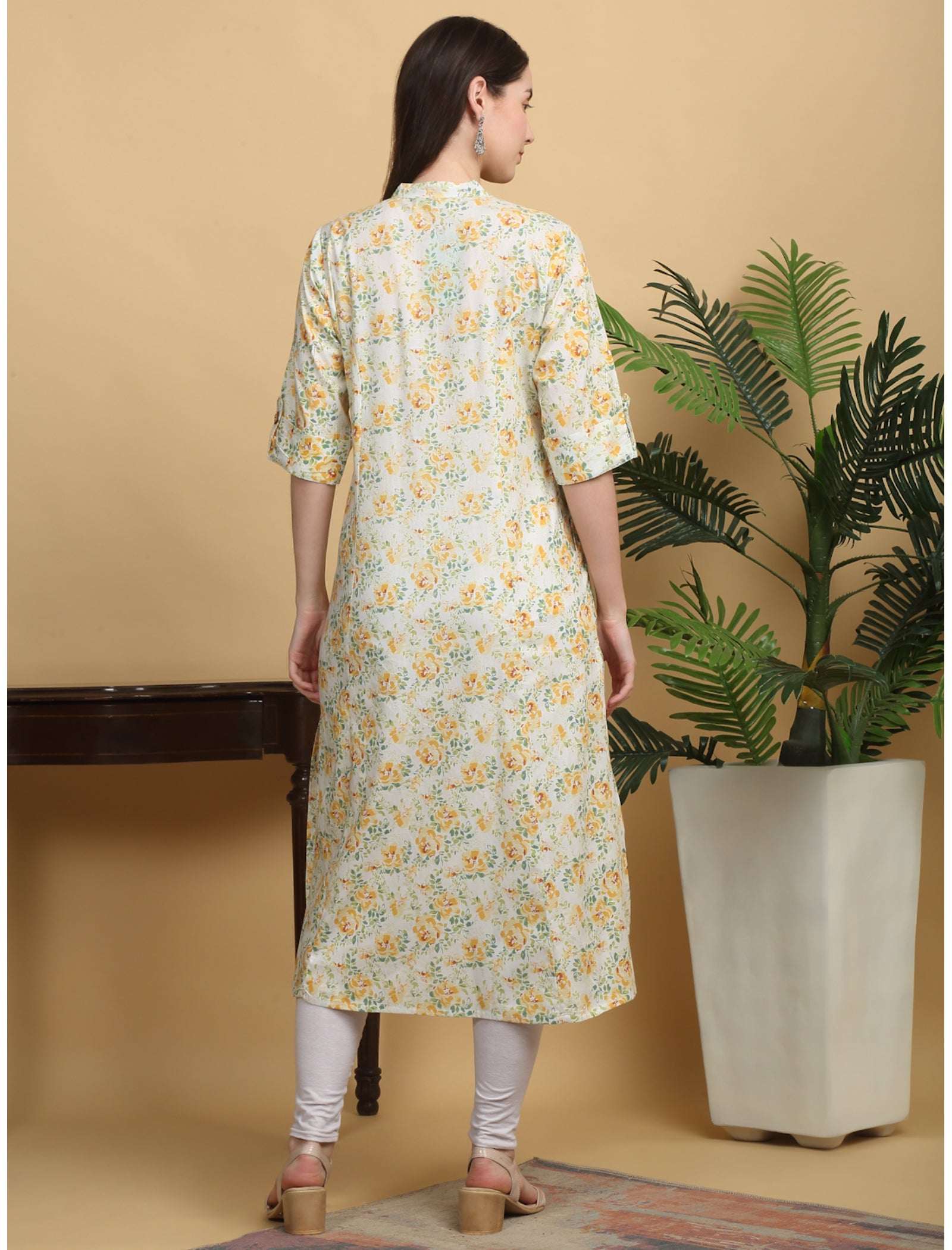 Maluka Women Cotton Floral Printed with Button Work Kurta
