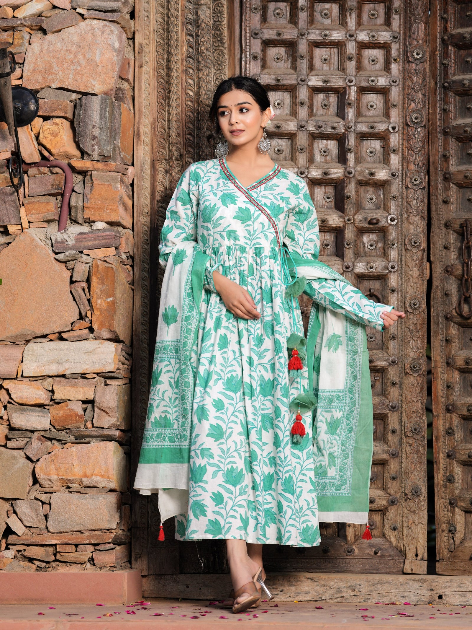 Maluka Women Cotton Floral Print Kurta With Dupatta Set
