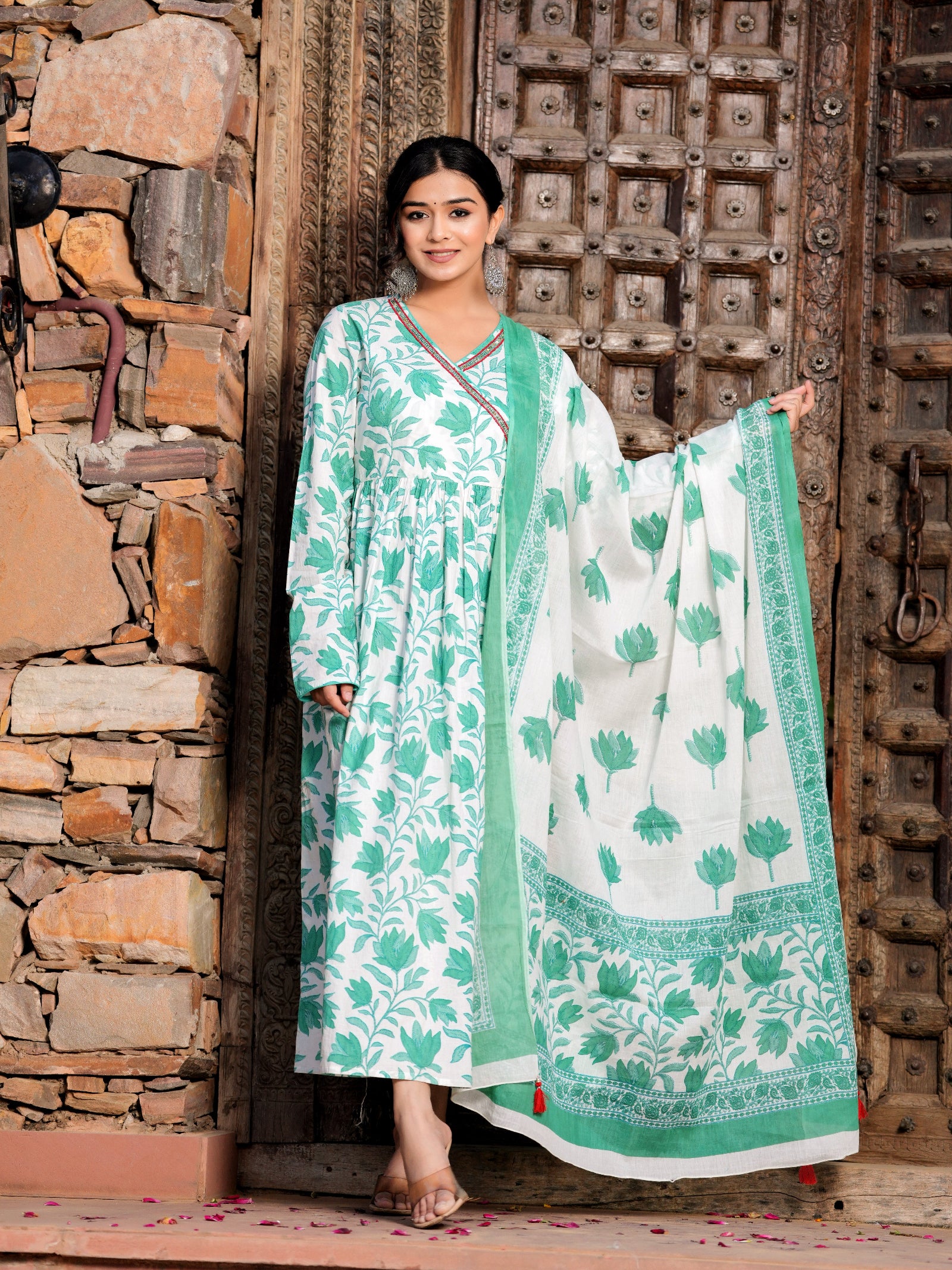 Maluka Women Cotton Floral Print Kurta With Dupatta Set