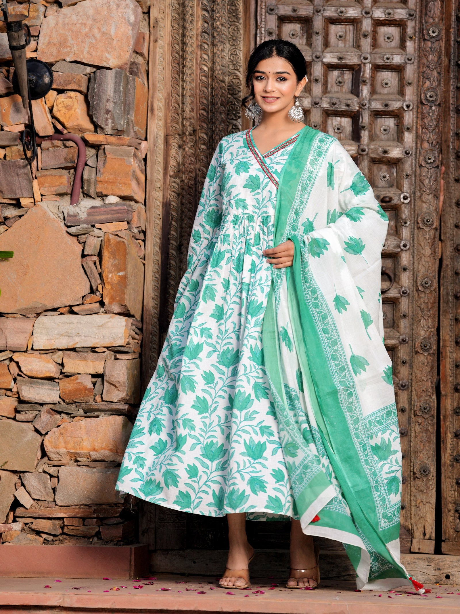 Maluka Women Cotton Floral Print Kurta With Dupatta Set