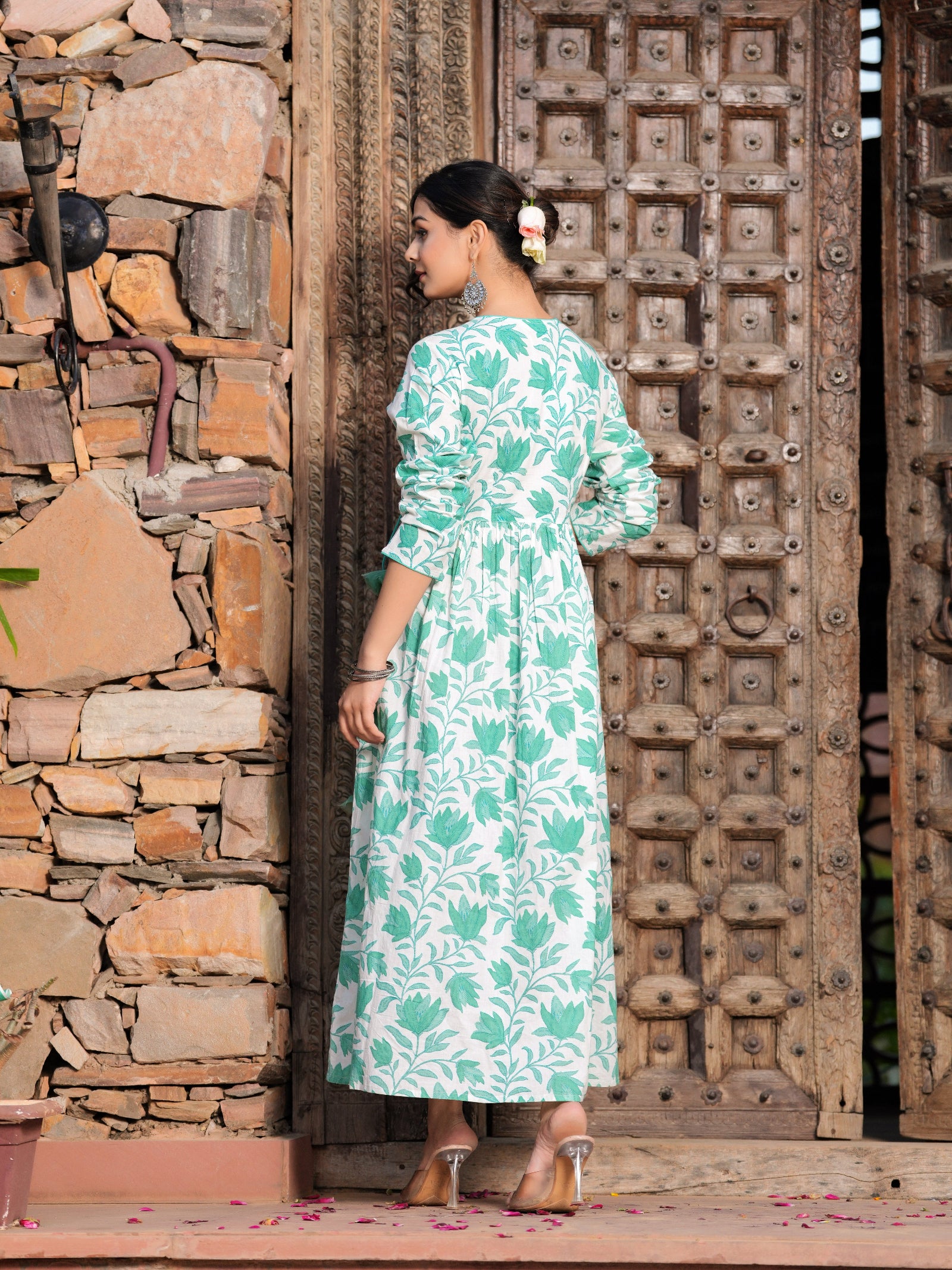 Maluka Women Cotton Floral Print Kurta With Dupatta Set