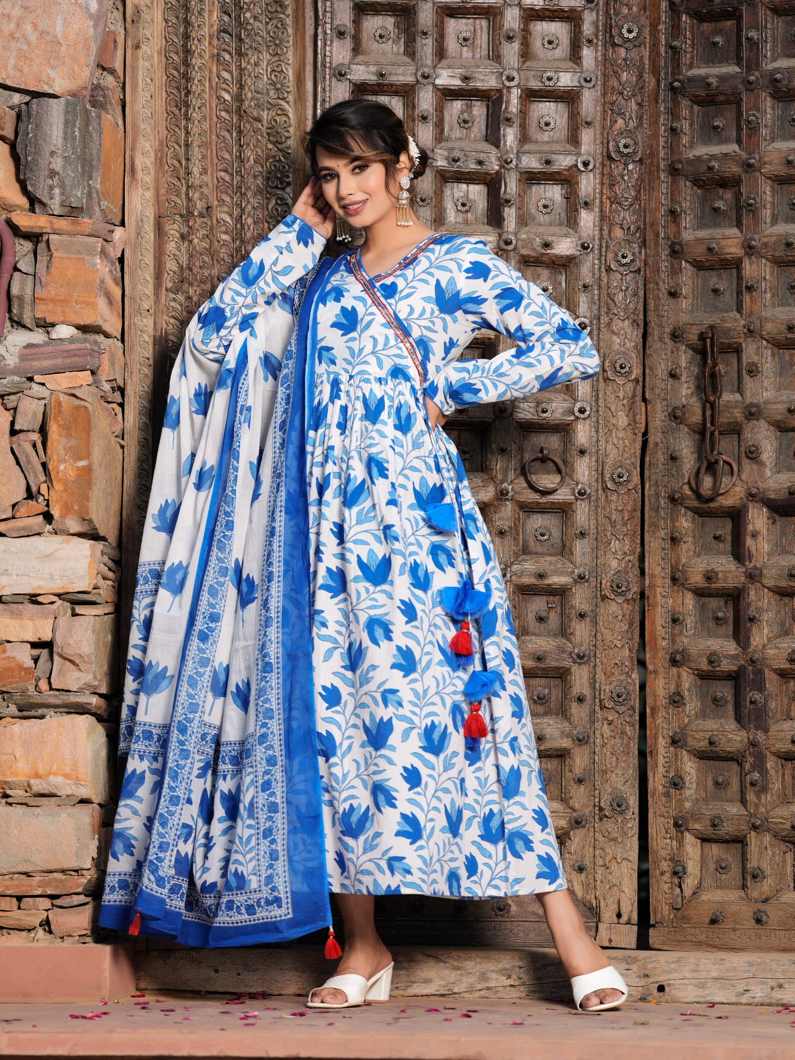Maluka Women Cotton Floral Print Kurta With Dupatta Set