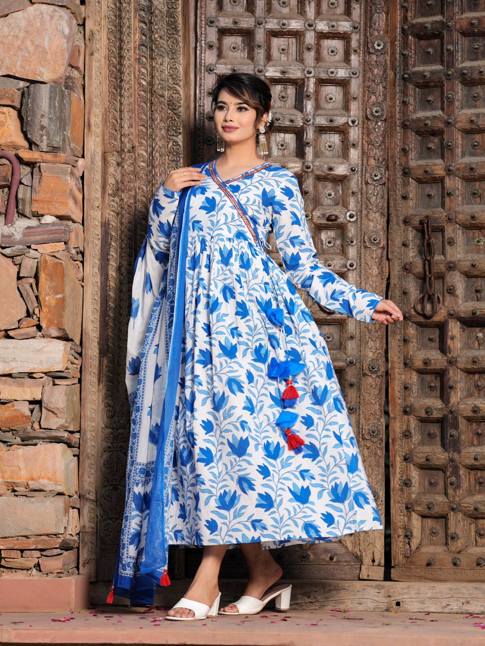 Maluka Women Cotton Floral Print Kurta With Dupatta Set