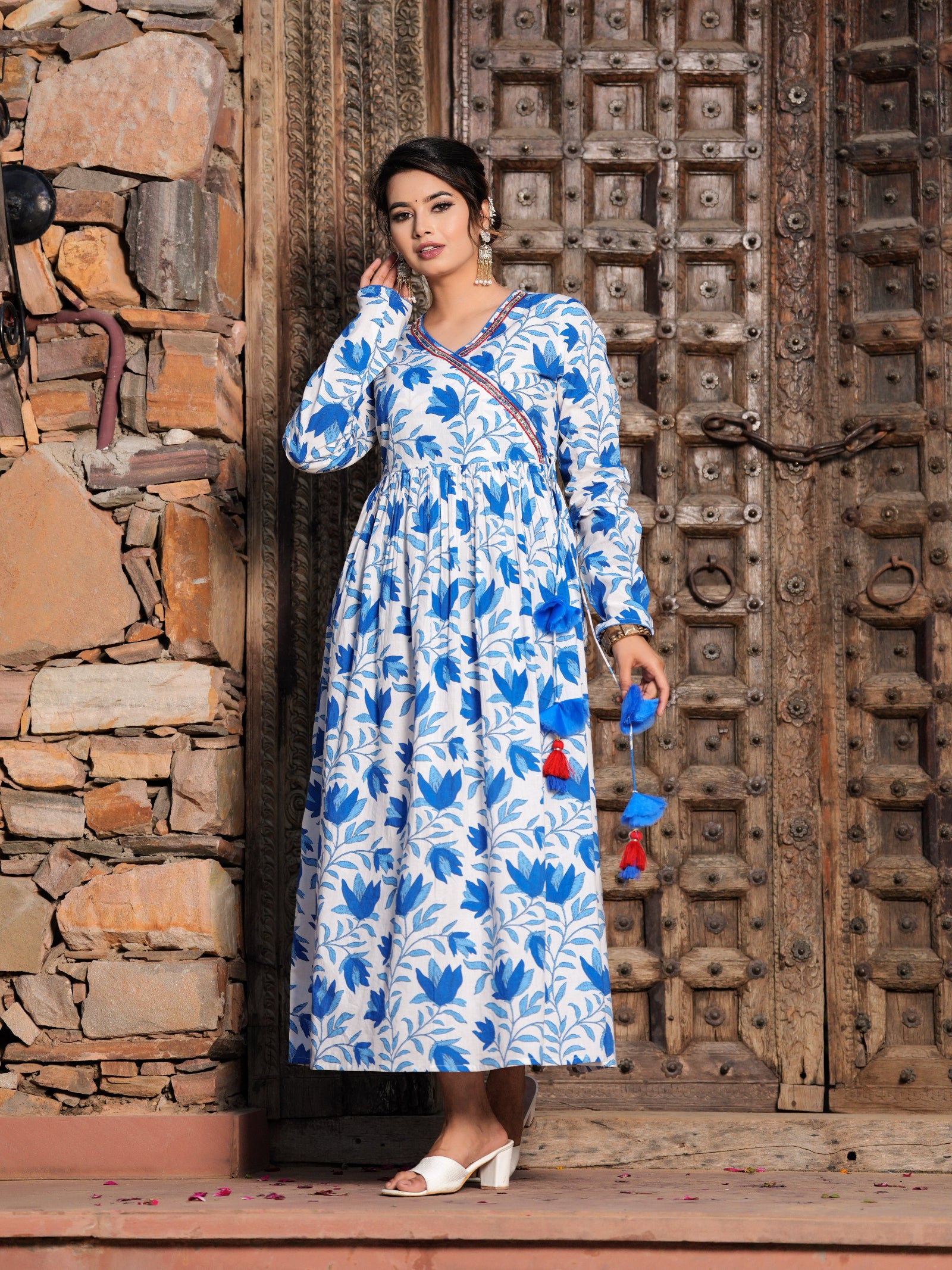 Maluka Women Cotton Floral Print Kurta With Dupatta Set