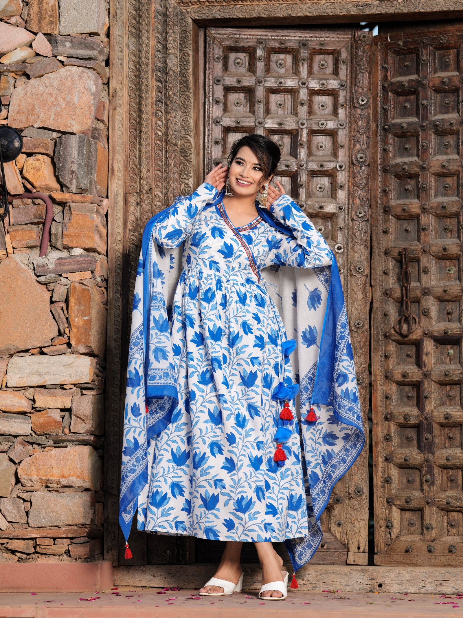 Maluka Women Cotton Floral Print Kurta With Dupatta Set