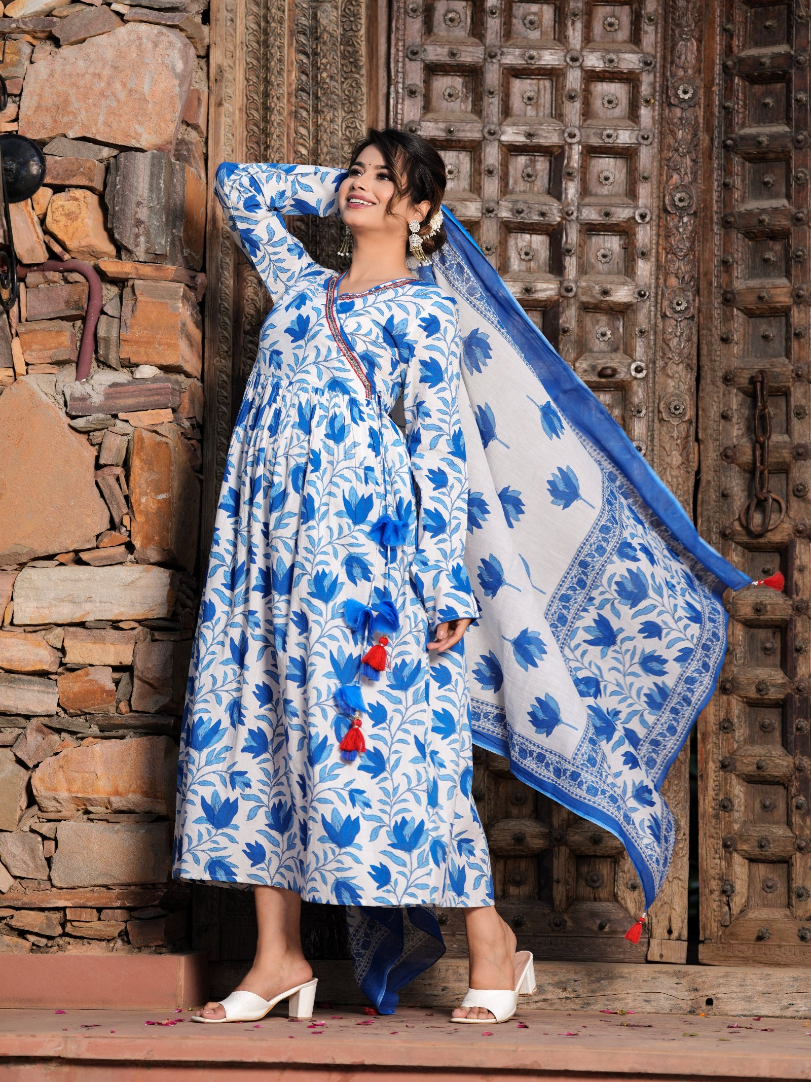Maluka Women Cotton Floral Print Kurta With Dupatta Set