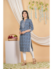 Maluka Women Rayon Floral Printed Straight Kurta