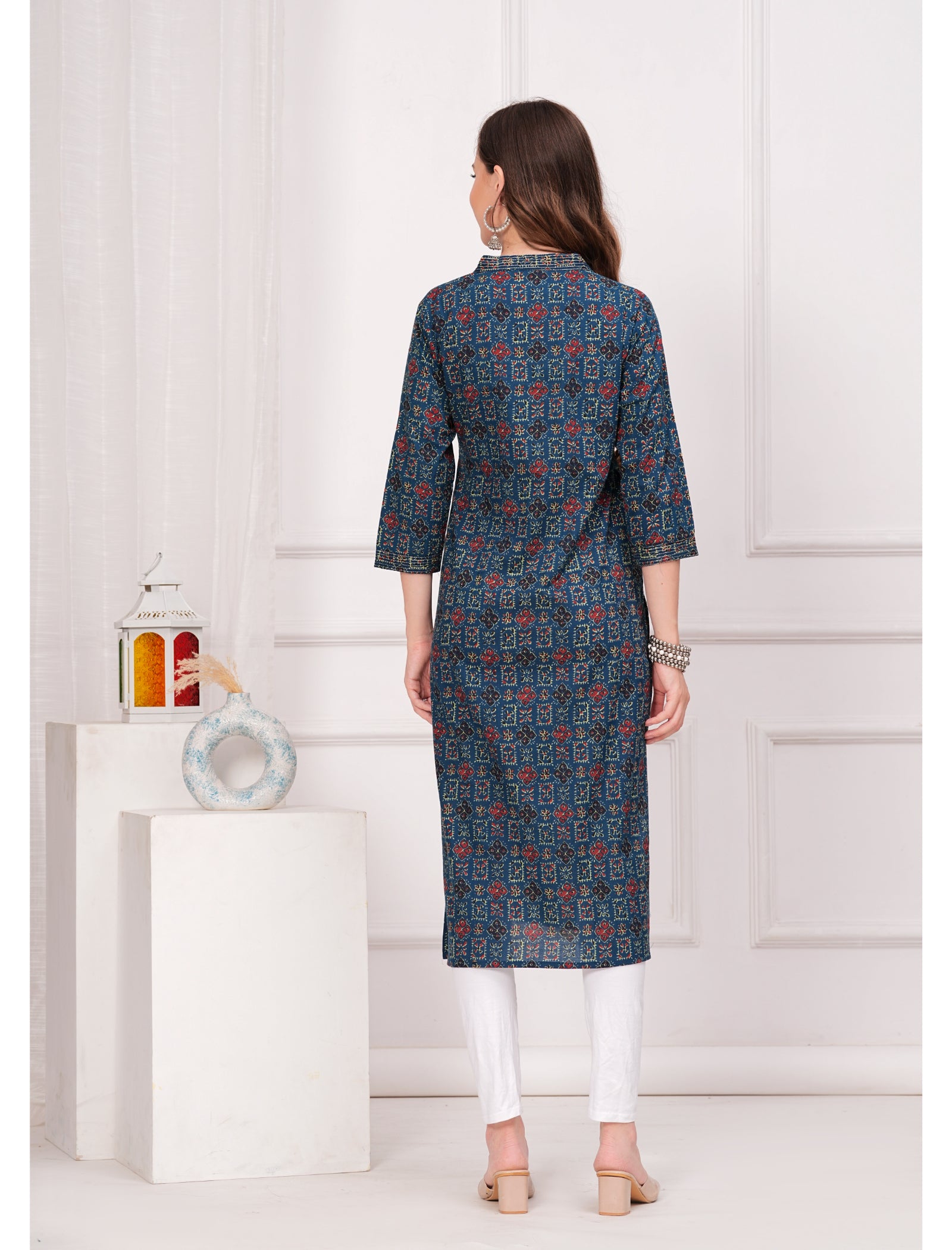 Maluka Women Cotton Printed Straight Kurta