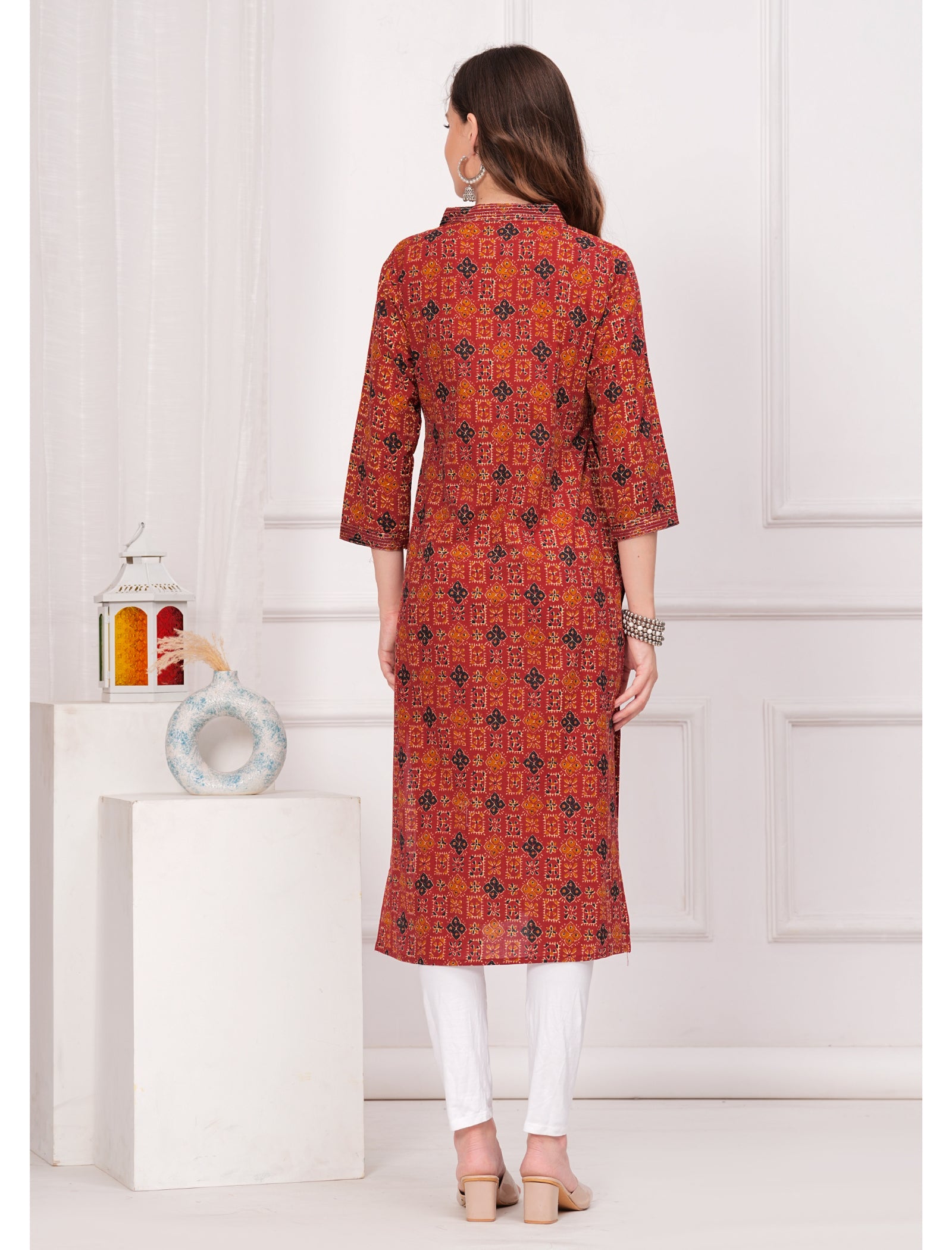Maluka Women Cotton Printed Straight Kurta