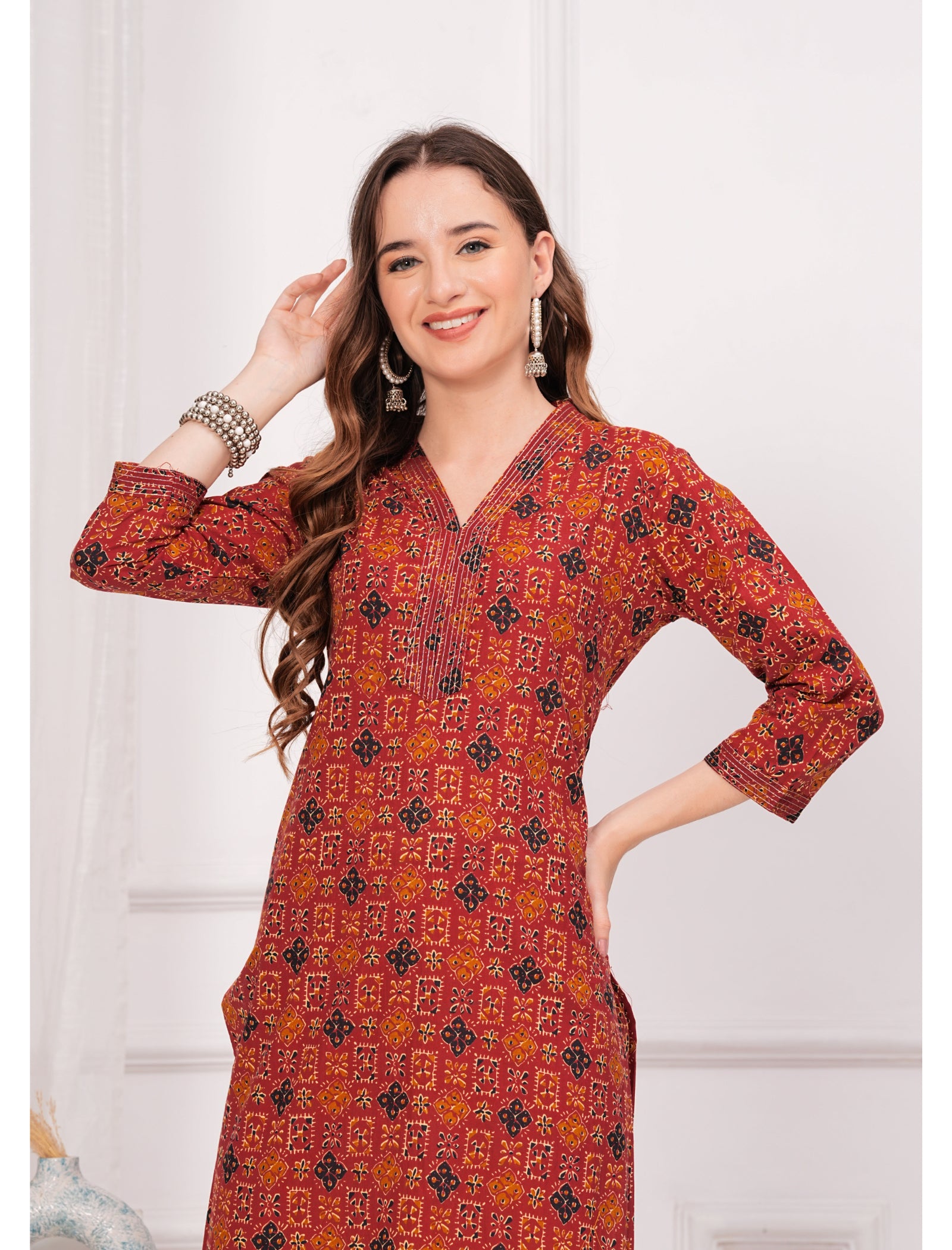 Maluka Women Cotton Printed Straight Kurta