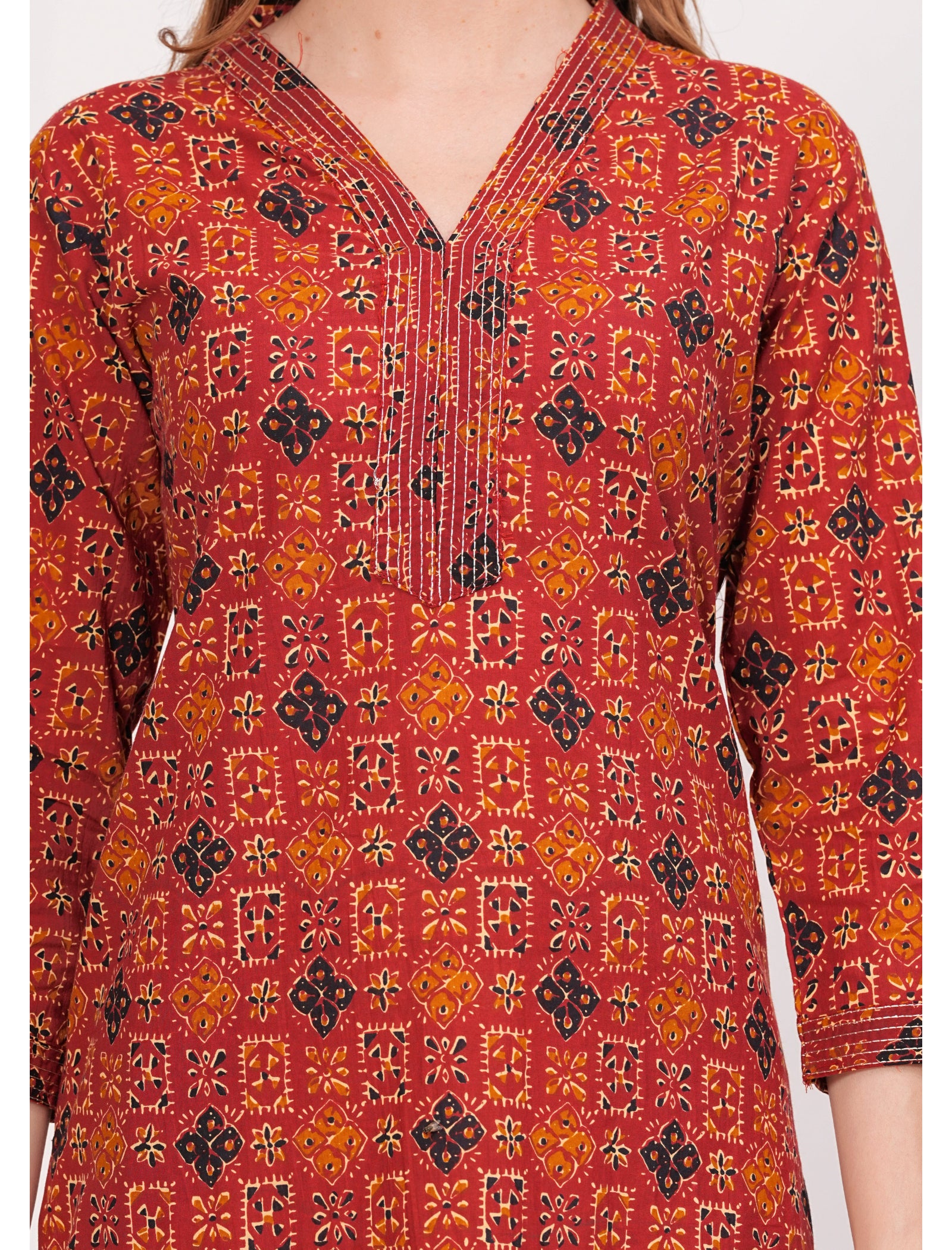 Maluka Women Cotton Printed Straight Kurta