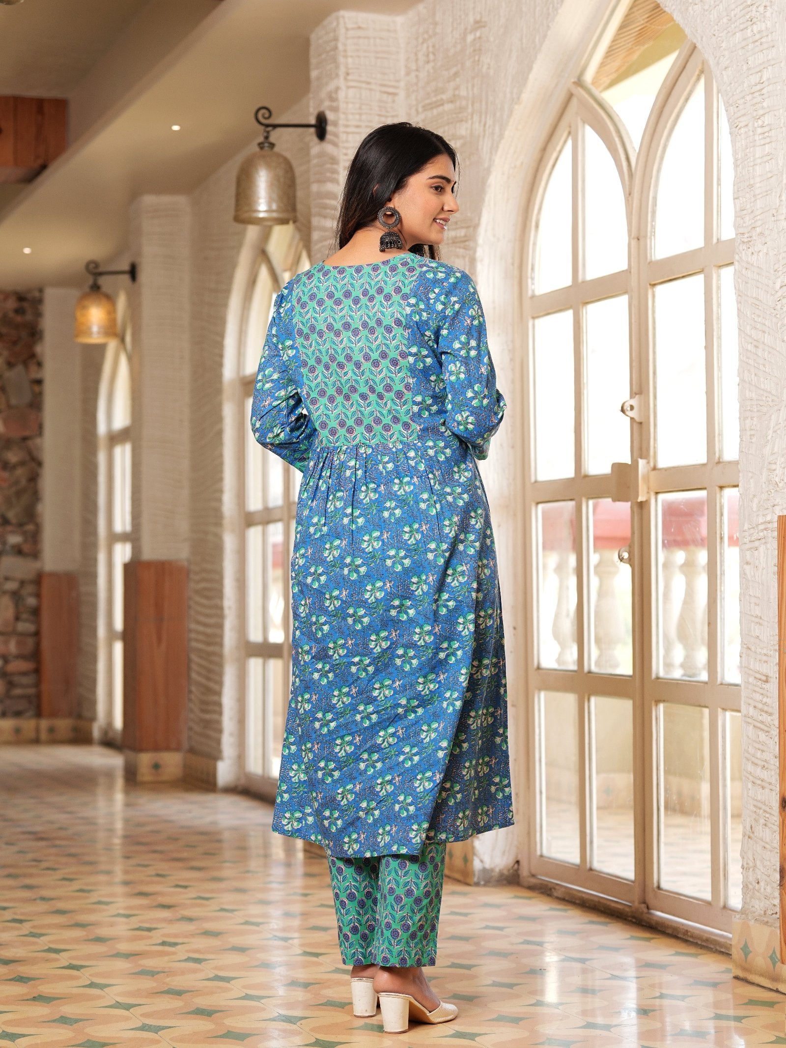 MALUKA WOMEN COTTON FLORAL PRINTED KURTA PANT WITH DUPATTA SET
