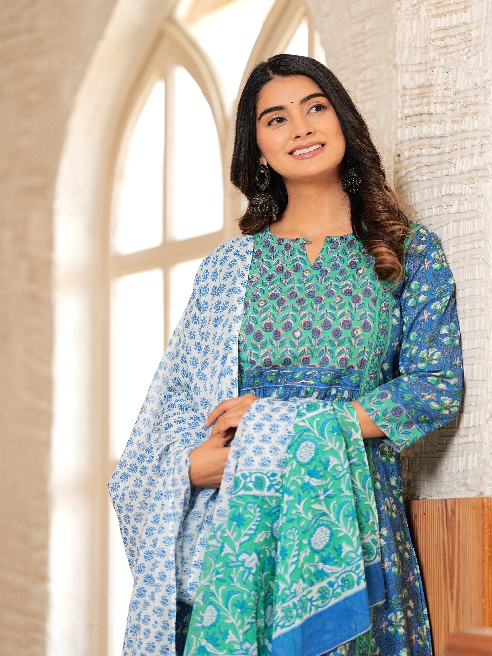 MALUKA WOMEN COTTON FLORAL PRINTED KURTA PANT WITH DUPATTA SET