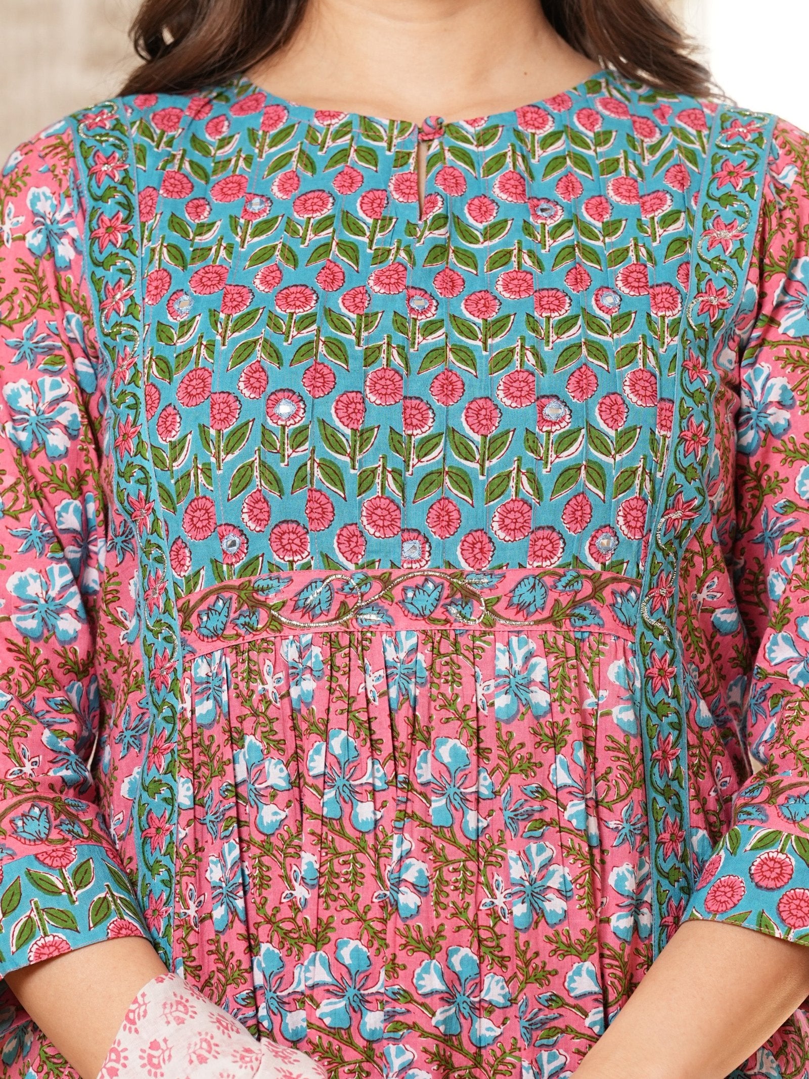 MALUKA WOMEN COTTON FLORAL PRINTED KURTA PANT WITH DUPATTA SET