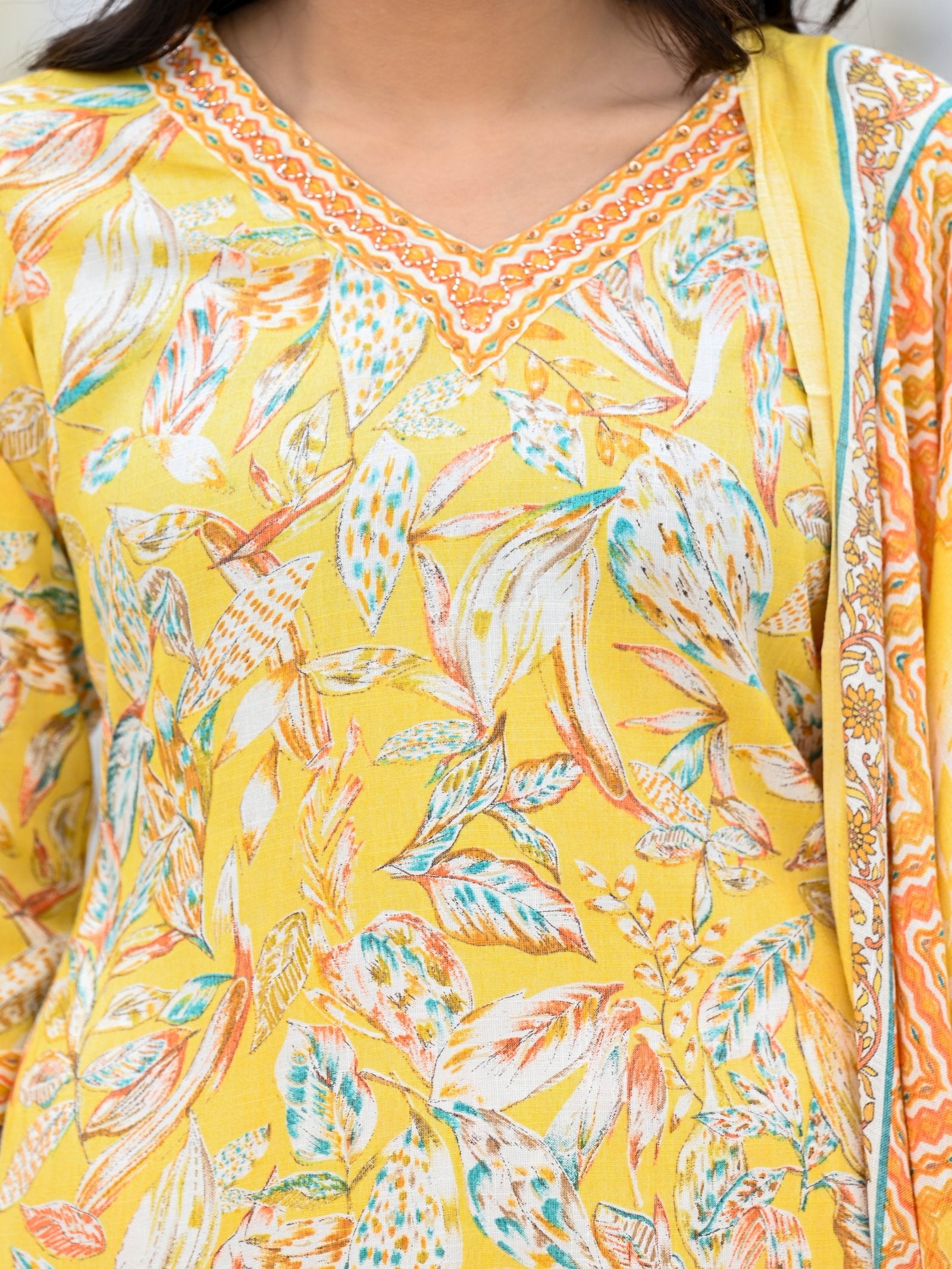 Maluka Women Capsule Foil Floral Printed Kurta Pant with Dupatta Set