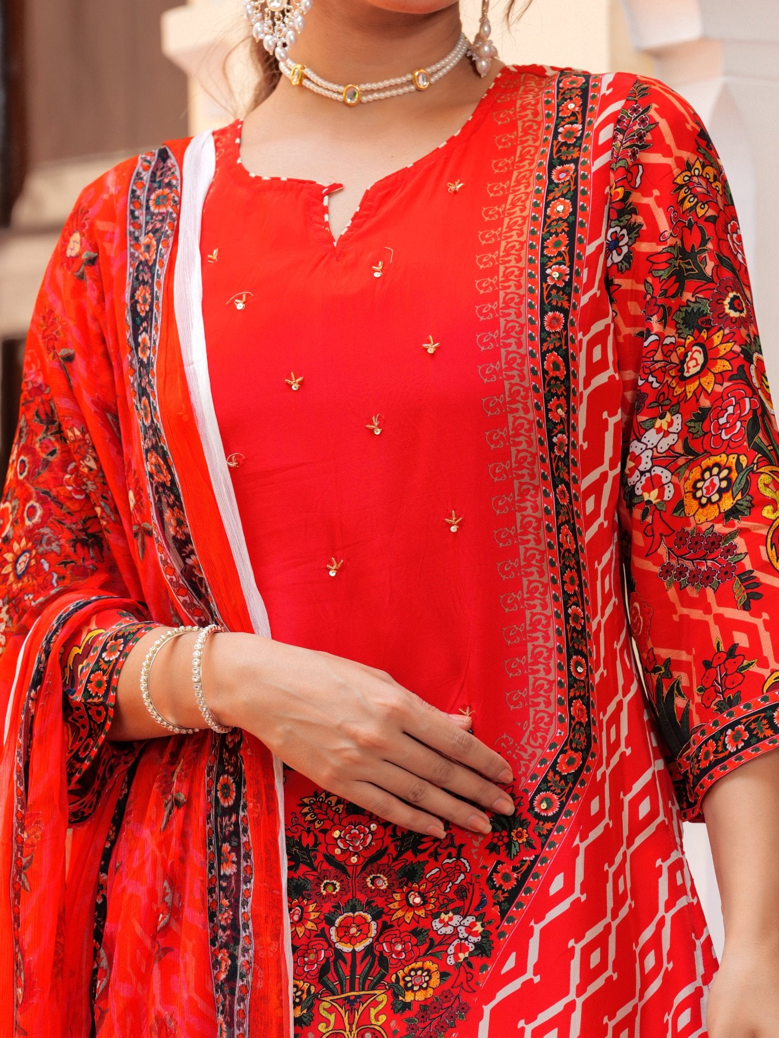Maluka Women Natural Crape Floral Printed Kurta Pant with Dupatta Set