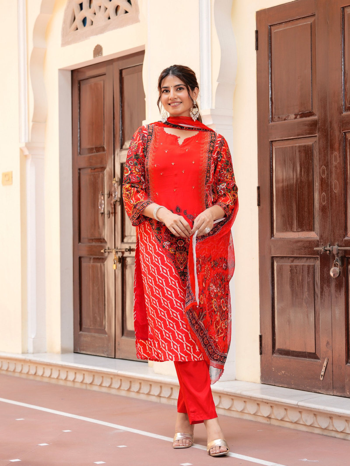 Maluka Women Natural Crape Floral Printed Kurta Pant with Dupatta Set