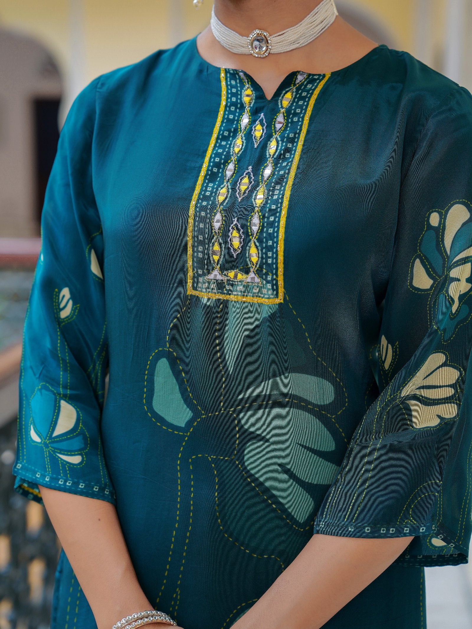 Maluka Women Natural Crape Floral Printed Kurta Pant with Dupatta Set