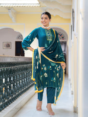 Maluka Women Natural Crape Floral Printed Kurta Pant with Dupatta Set