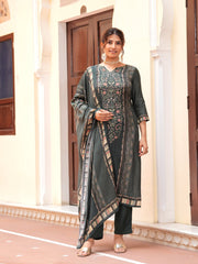 Maluka Women Floral Placement Print Maslin Kurta Pant With Dupatta Set