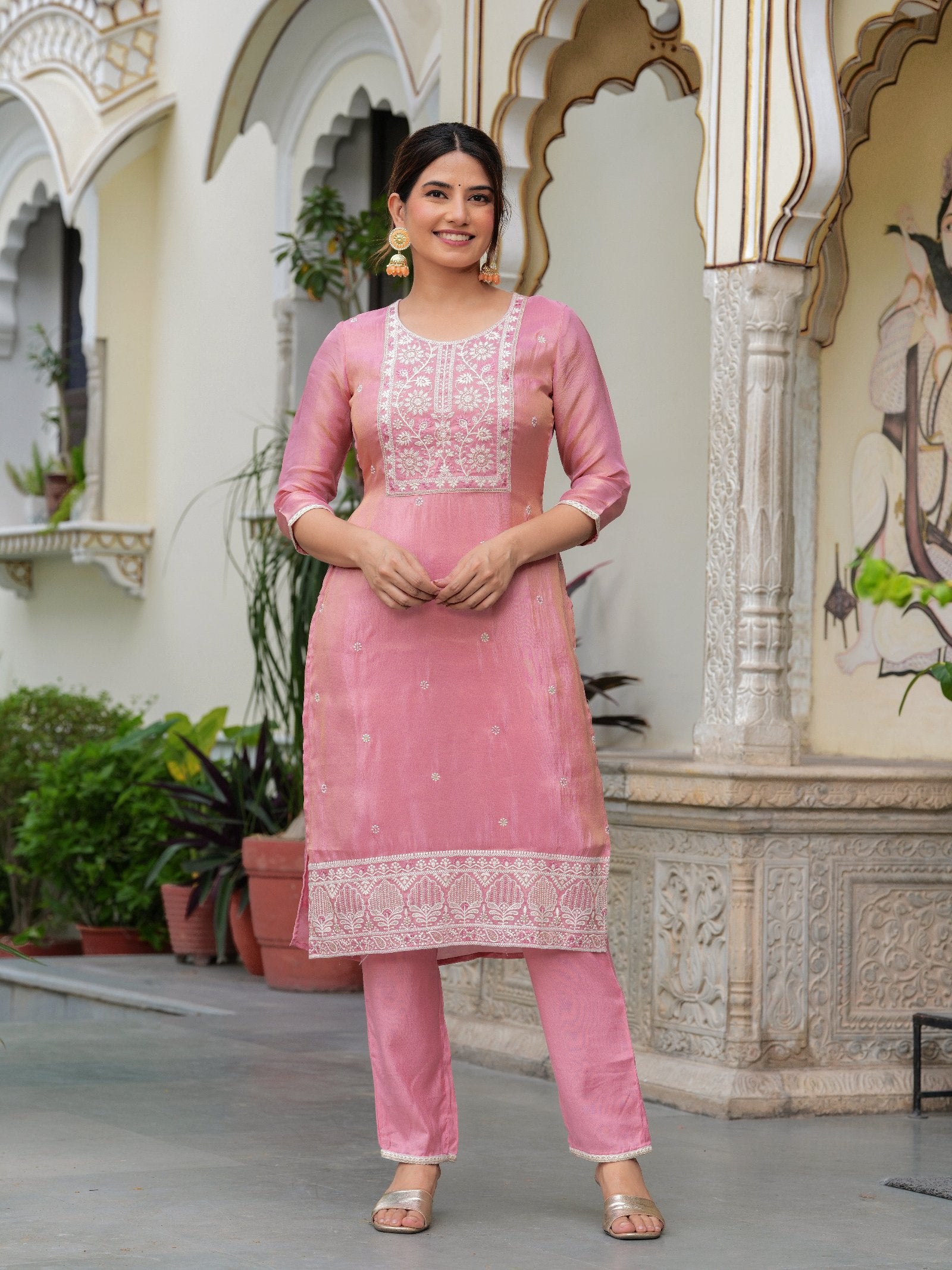 MALUKA WOMEN SHIMMER CREPE EMBROIDERED TISSUE KURTA SET