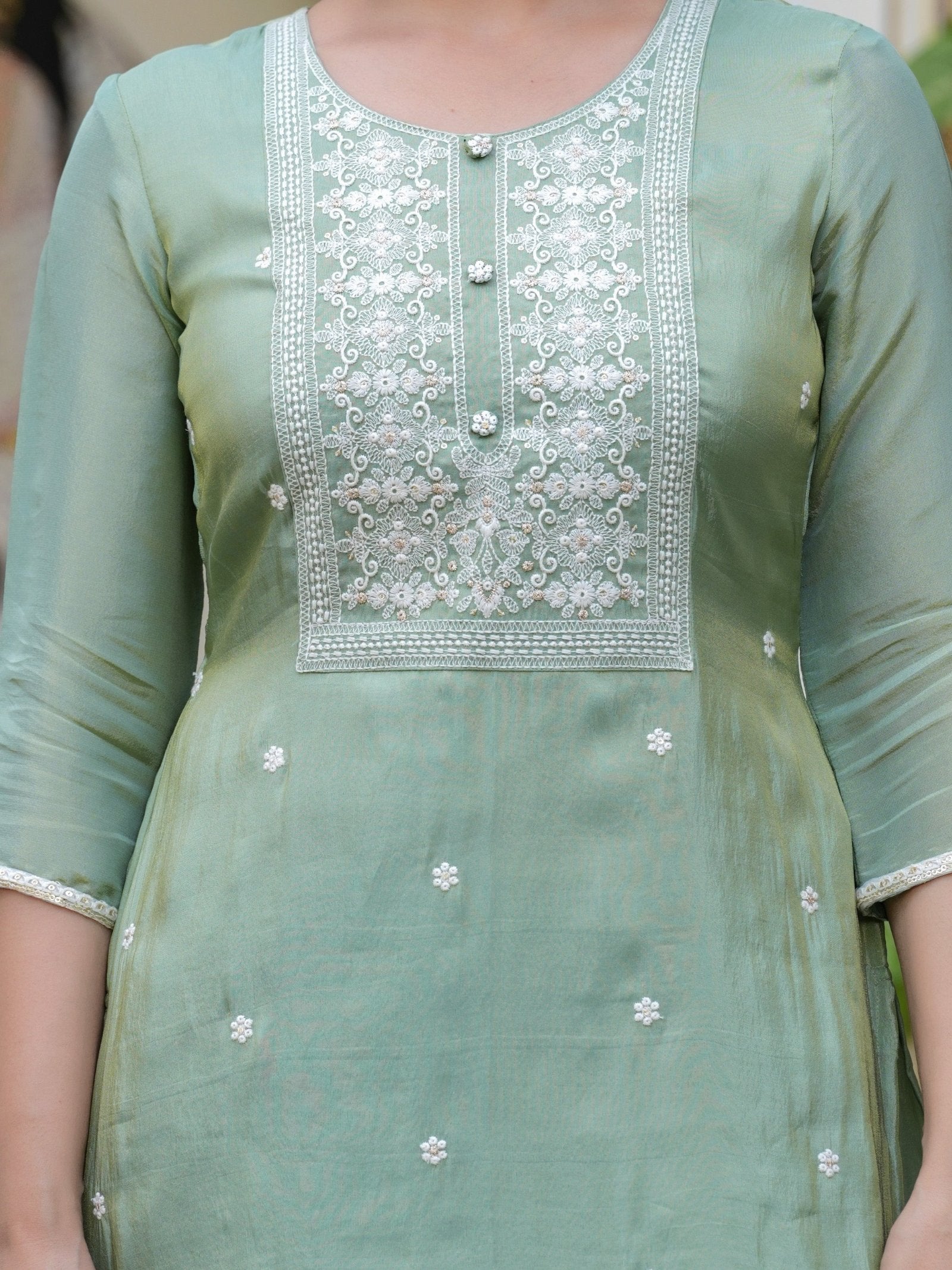 MALUKA WOMEN SHIMMER CREPE EMBROIDERED TISSUE KURTA SET