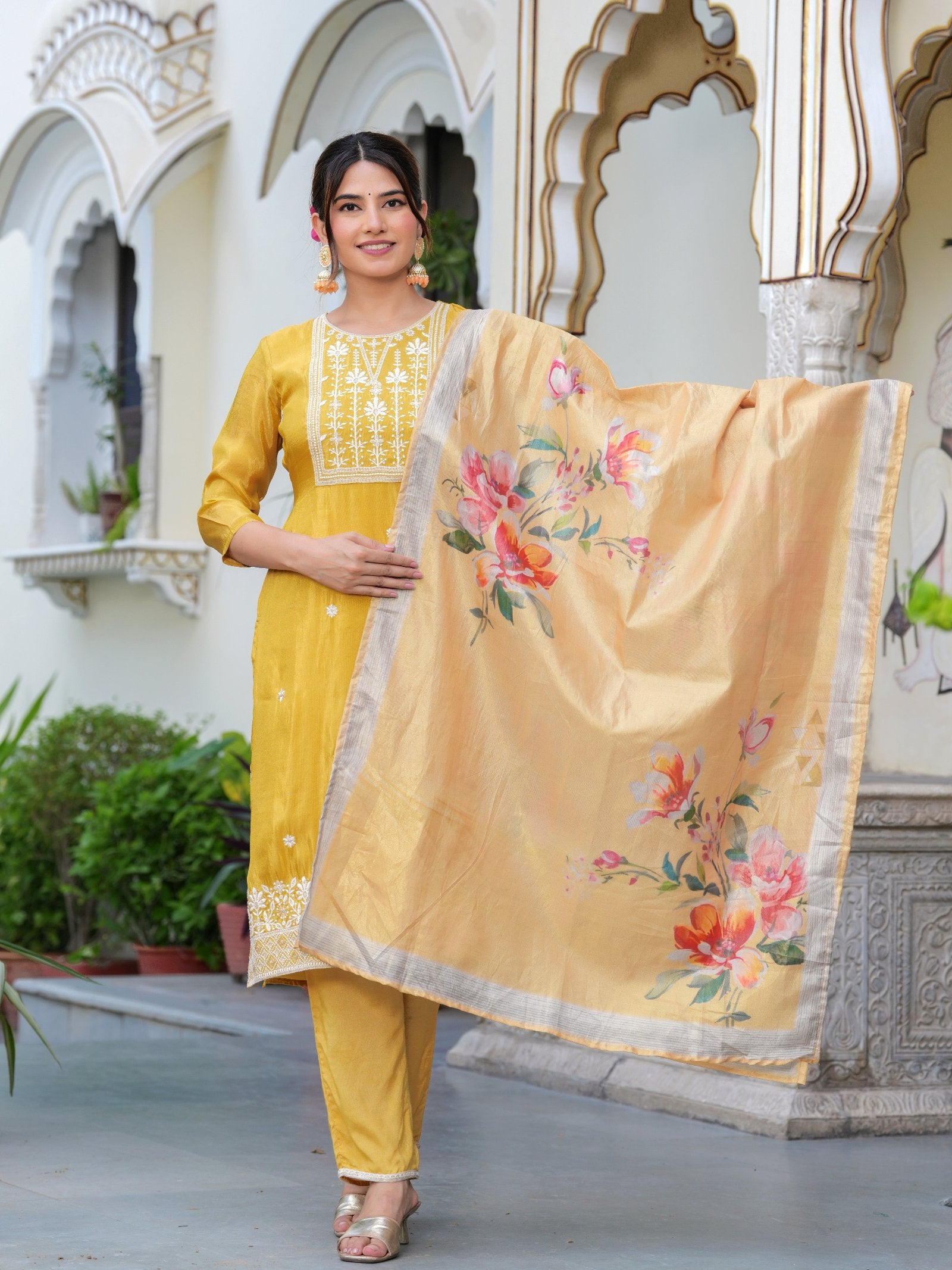 MALUKA WOMEN SHIMMER CREPE EMBROIDERED TISSUE KURTA SET
