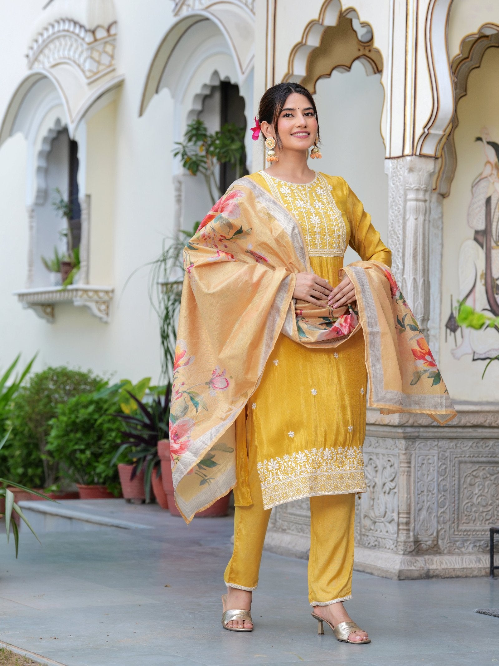 MALUKA WOMEN SHIMMER CREPE EMBROIDERED TISSUE KURTA SET