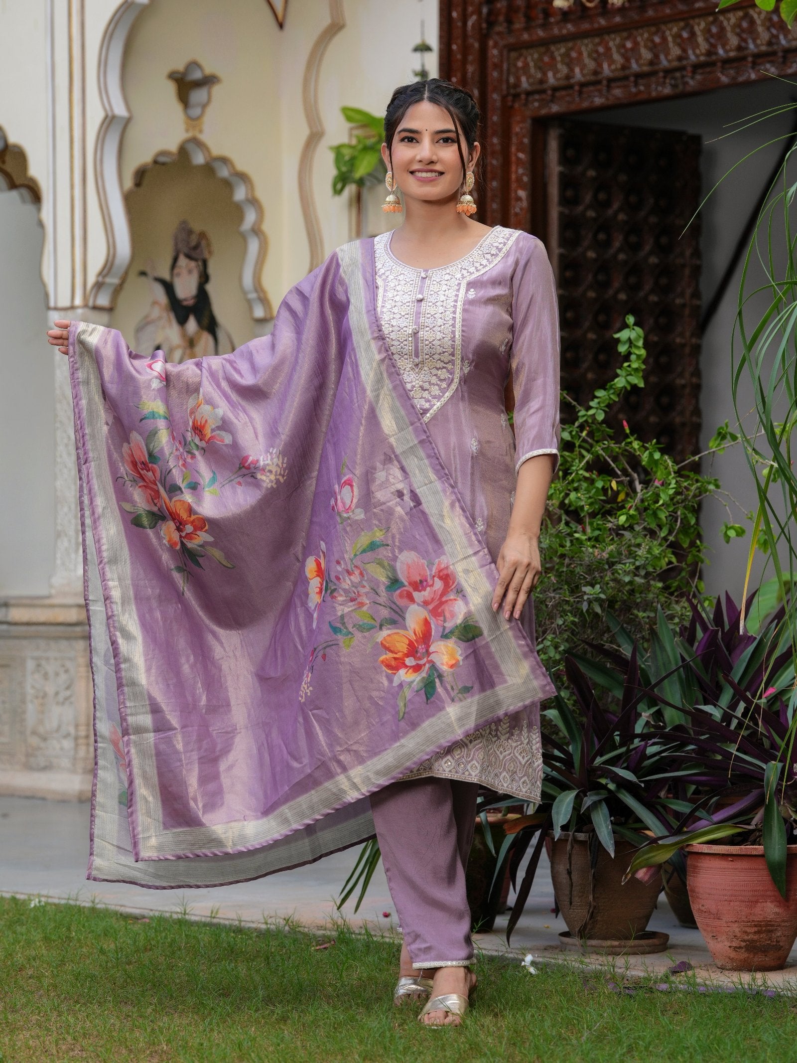 MALUKA WOMEN SHIMMER CREPE EMBROIDERED TISSUE KURTA SET