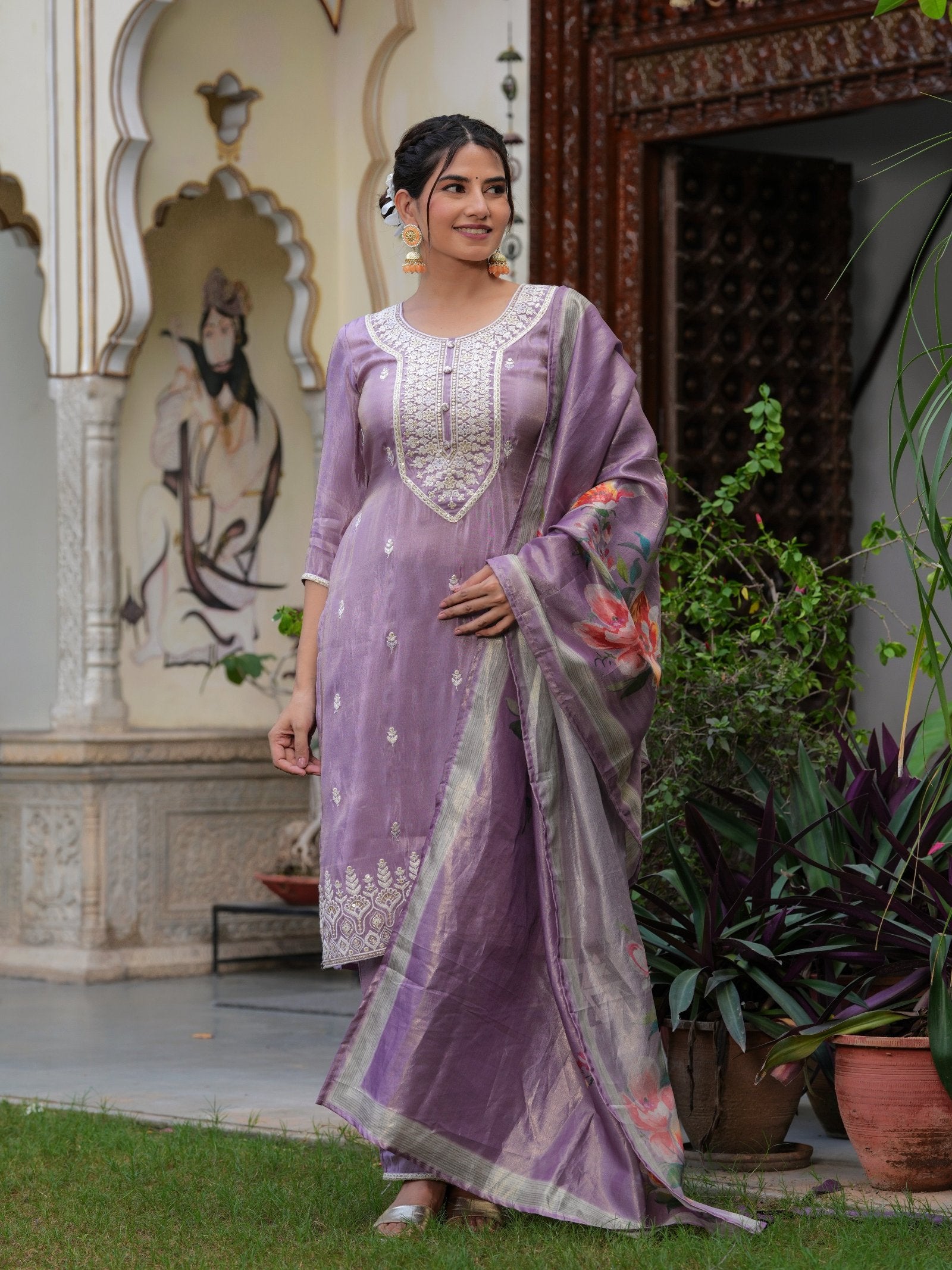 MALUKA WOMEN SHIMMER CREPE EMBROIDERED TISSUE KURTA SET