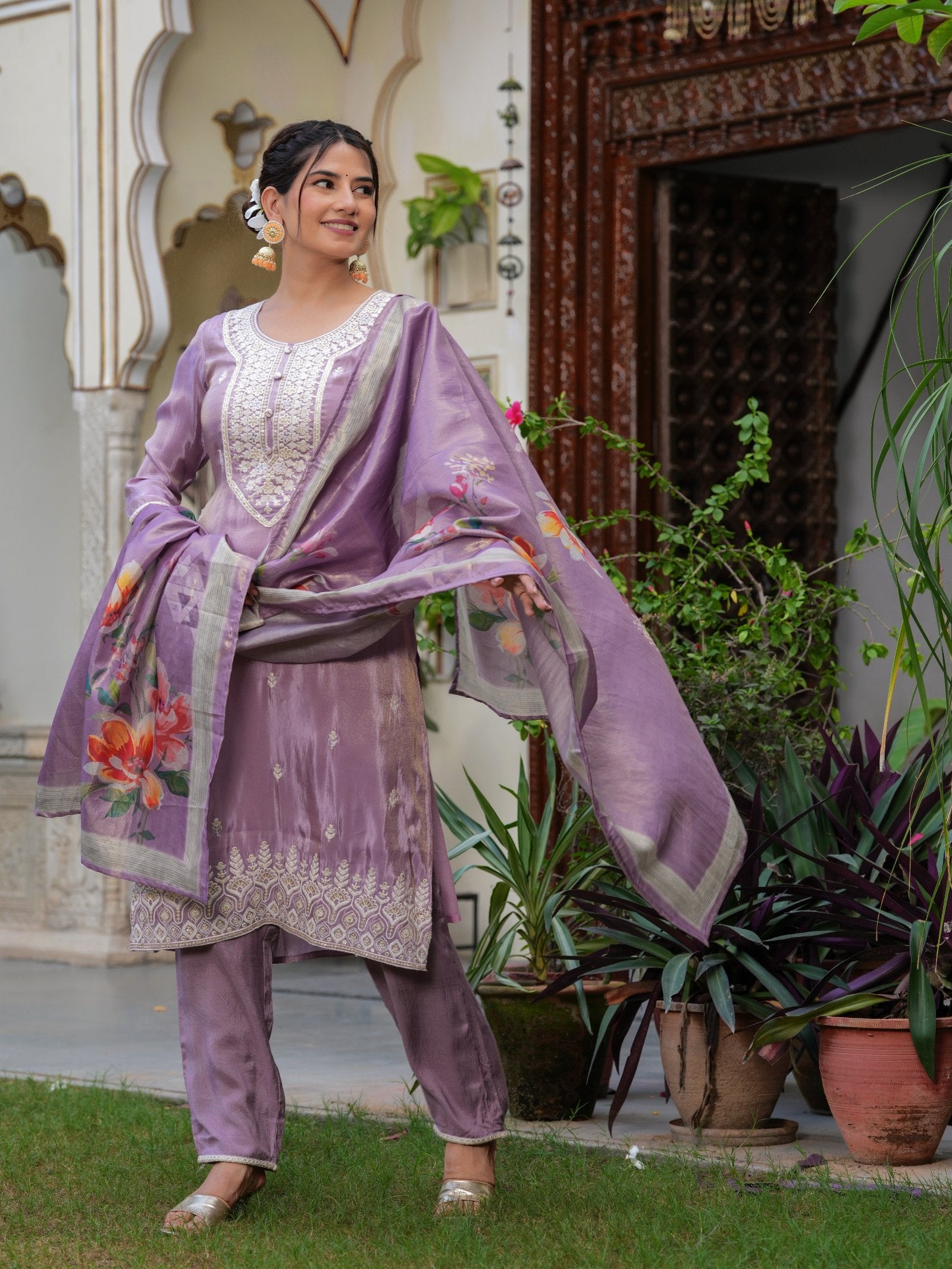 MALUKA WOMEN SHIMMER CREPE EMBROIDERED TISSUE KURTA SET