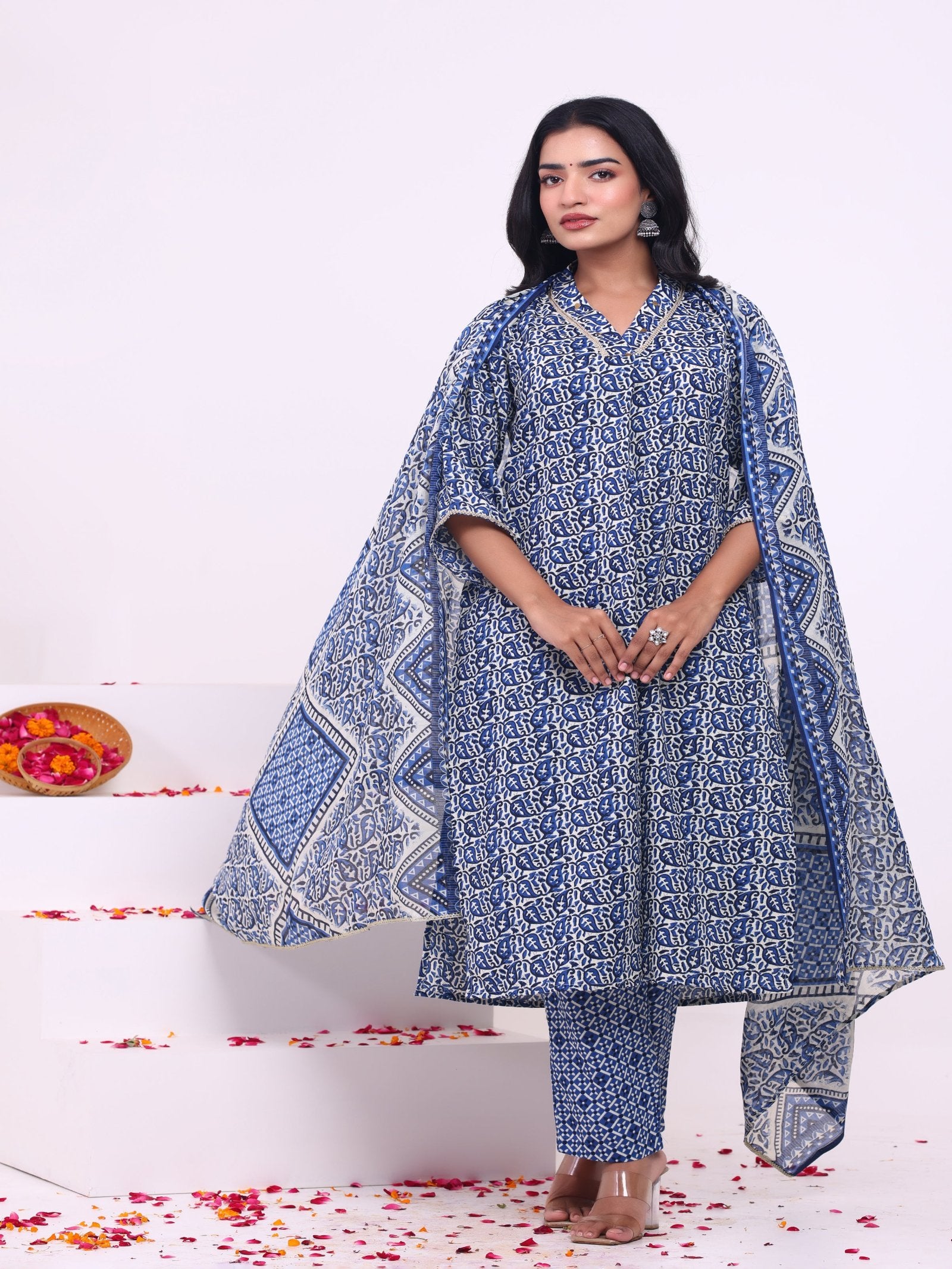 Maluka Women Rayon Capsule Foil Paisley Print Gotta Patti Work Kurta Pant with Dupatta