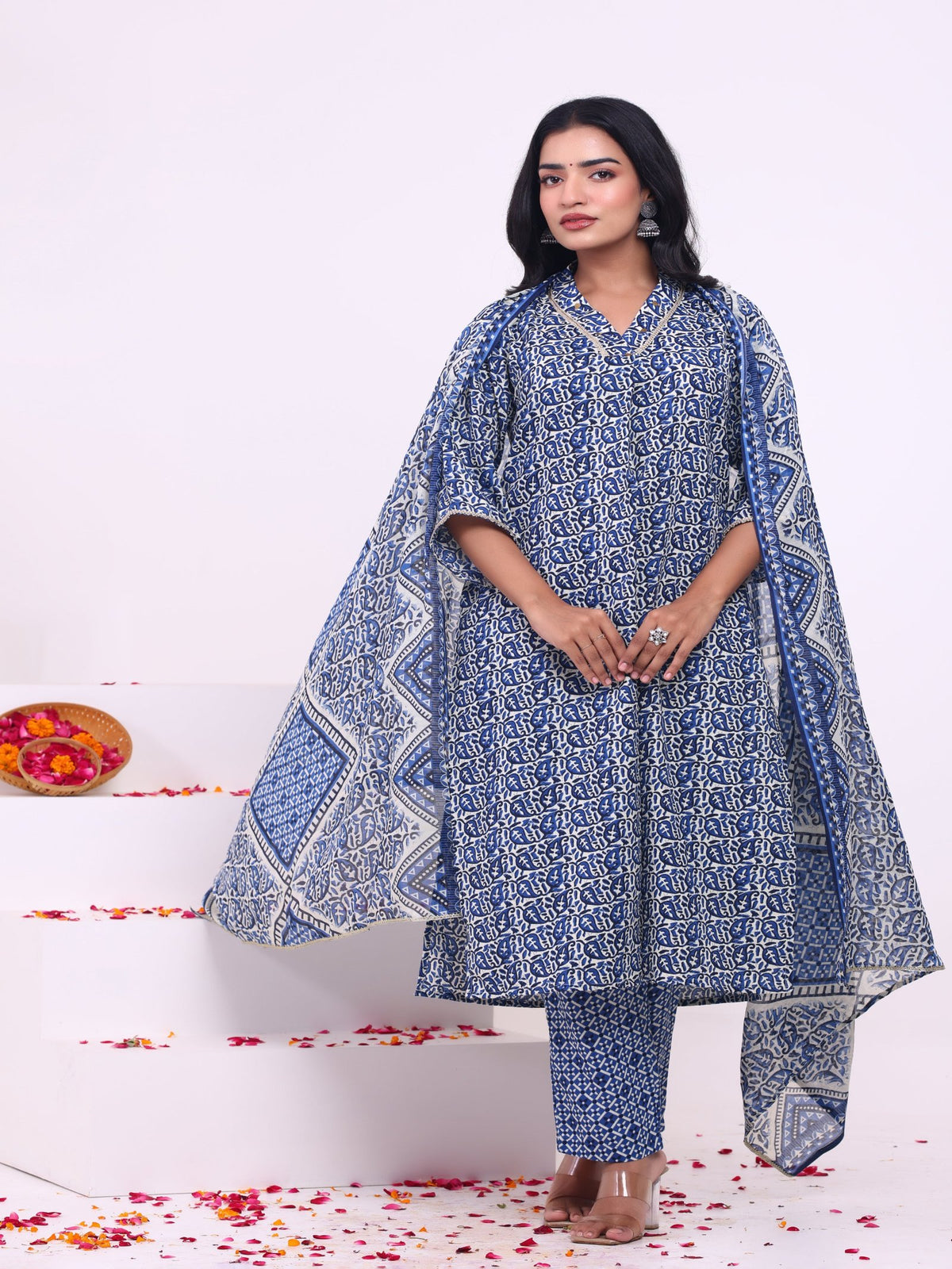 Maluka Women Rayon Capsule Foil Paisley Print Gotta Patti Work Kurta Pant with Dupatta