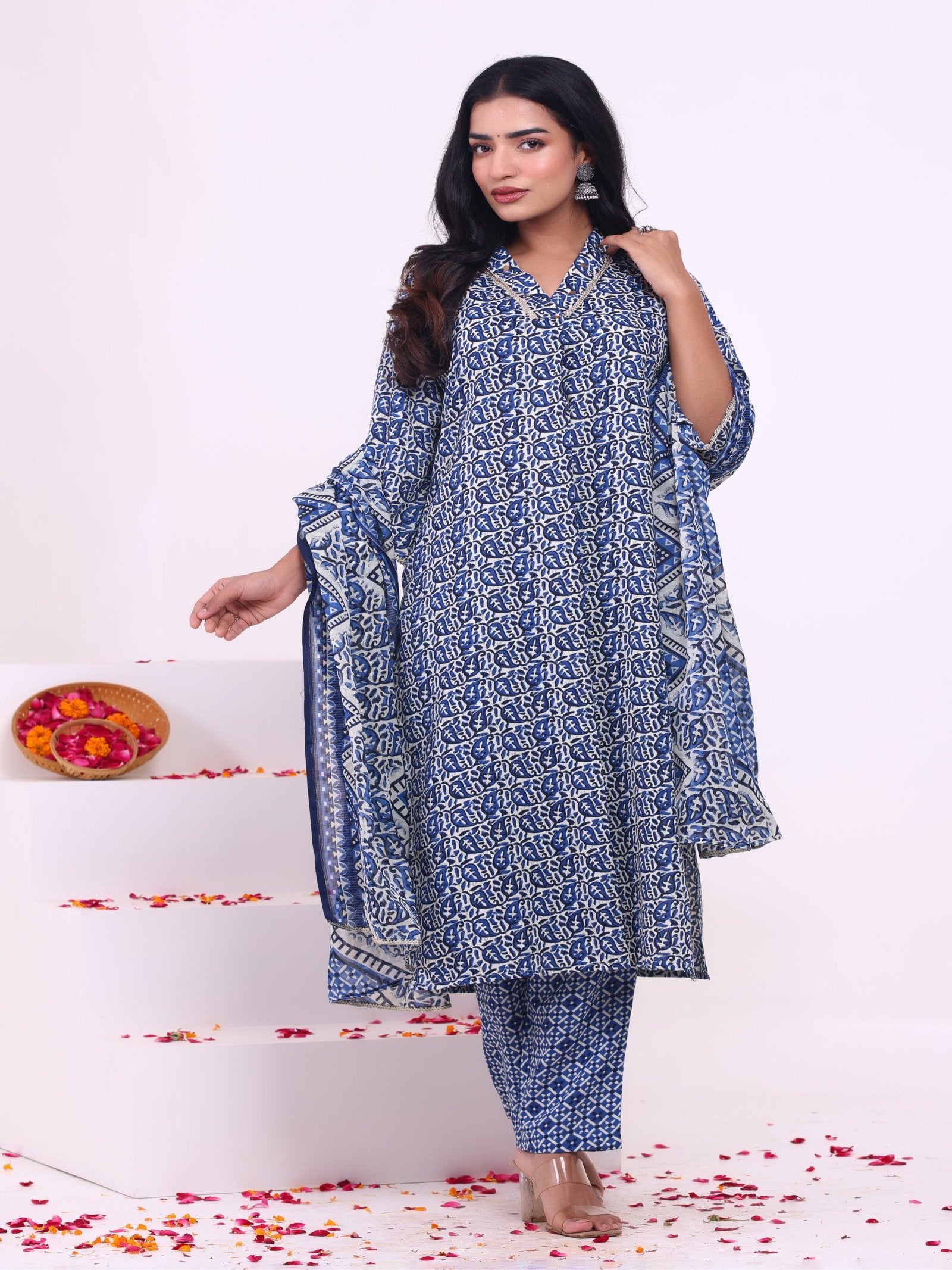 Maluka Women Rayon Capsule Foil Paisley Print Gotta Patti Work Kurta Pant with Dupatta